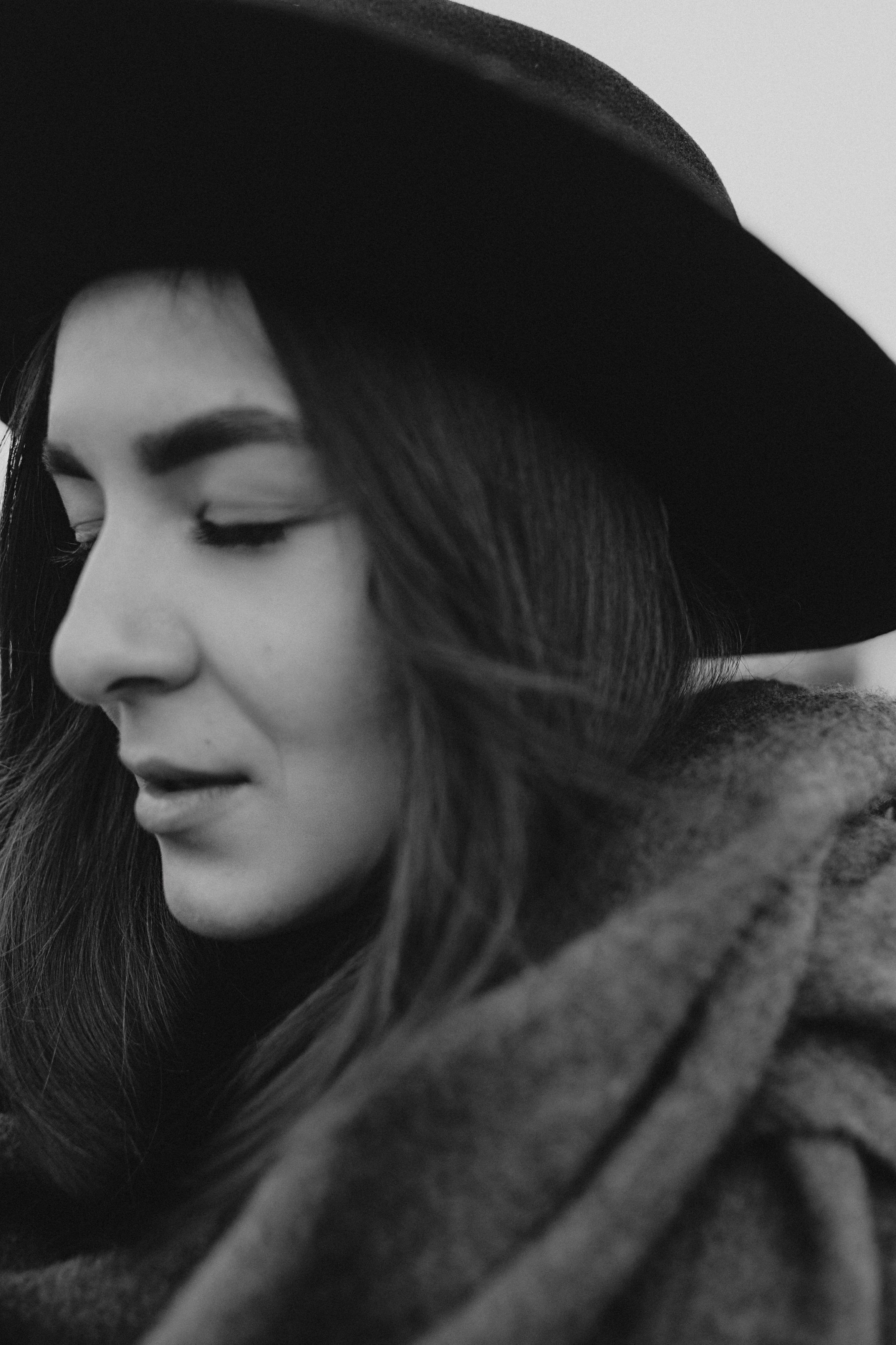 River, coat and birds. Фотограф в Праге Анна Лебедева