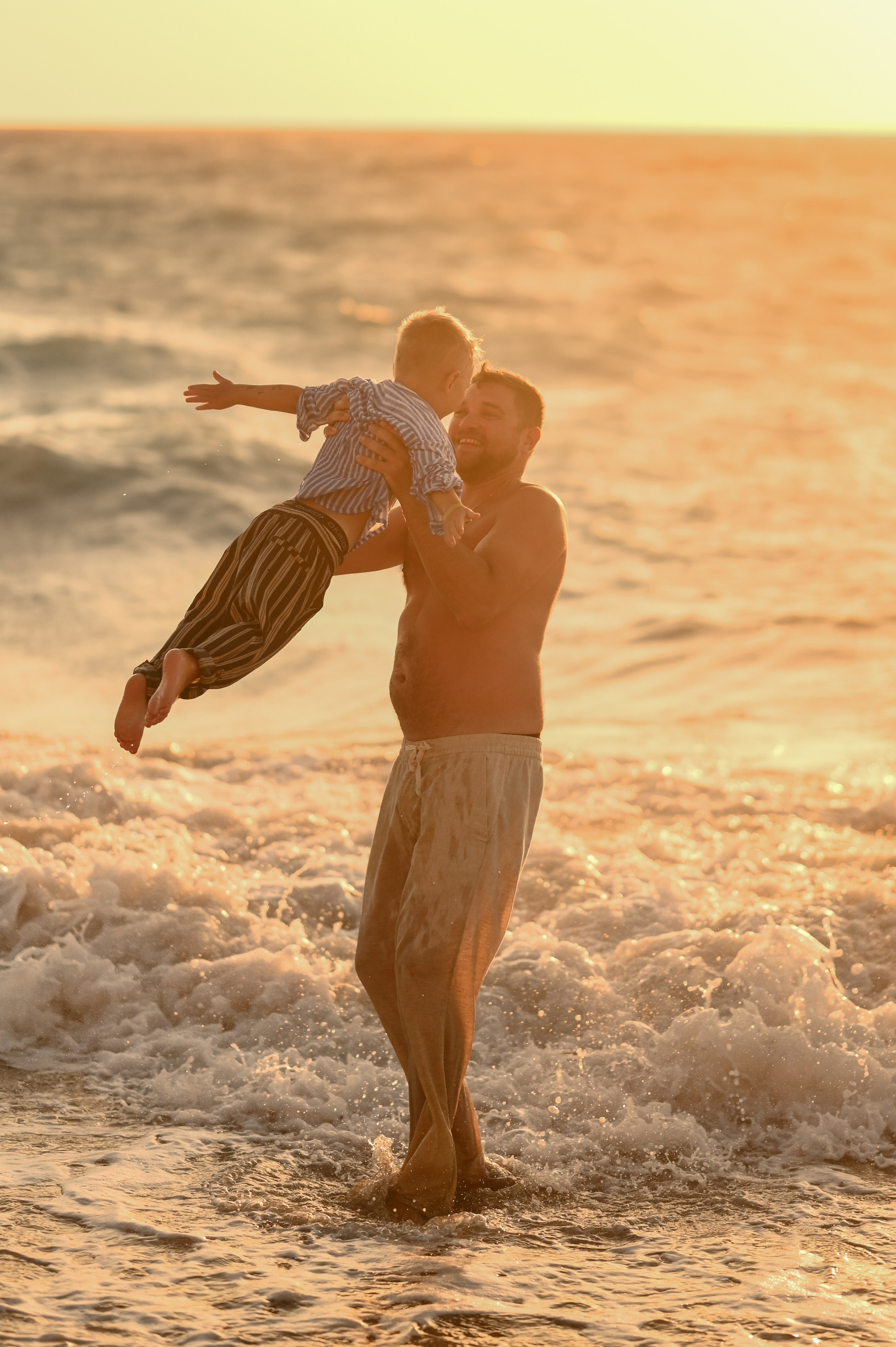Family Photoshoot in Rhodes. Photographer in Rhodes Island