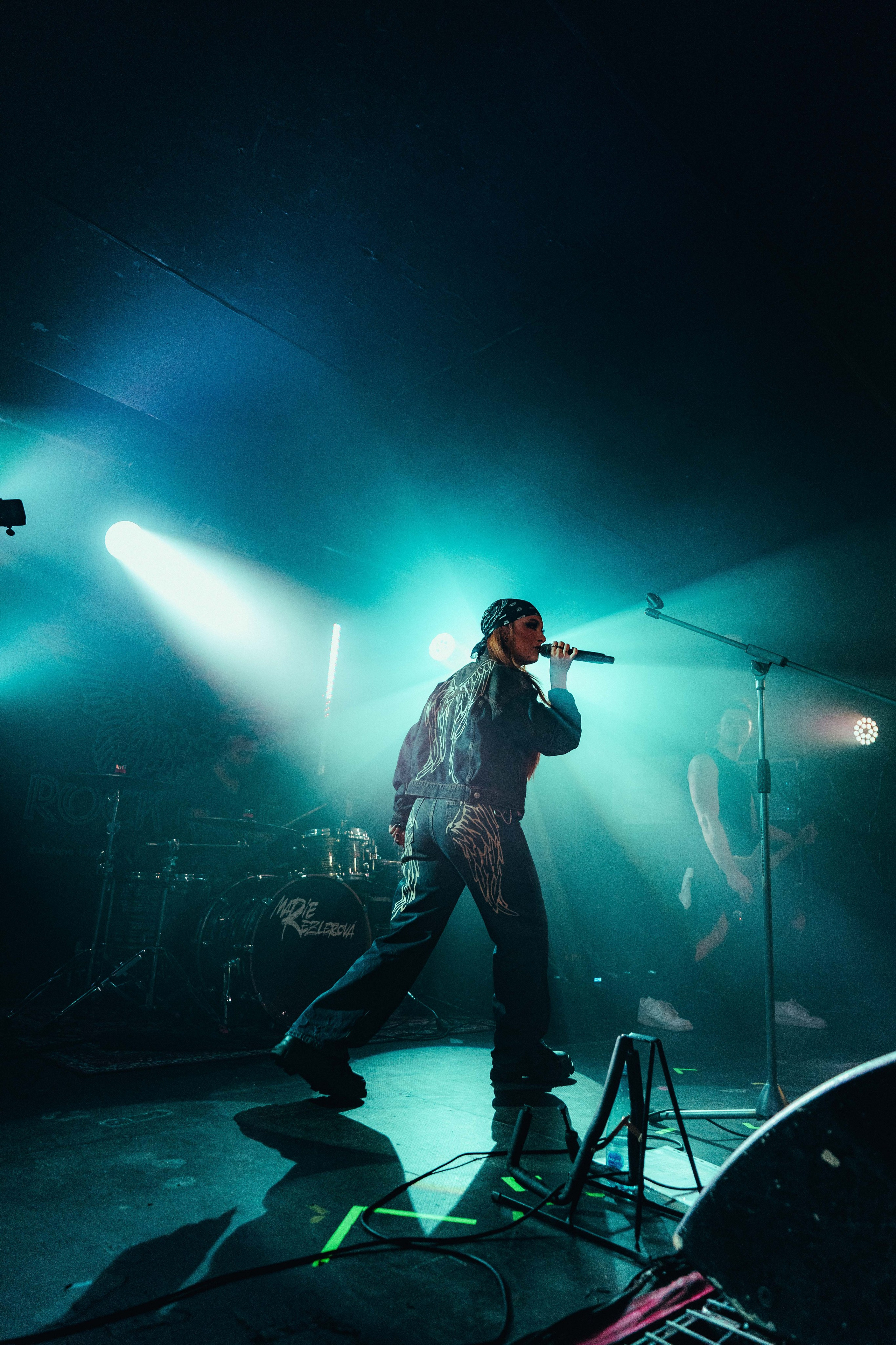 Marie Rezlerova. Rock Cafe. Concert and portrait photographer in Prague