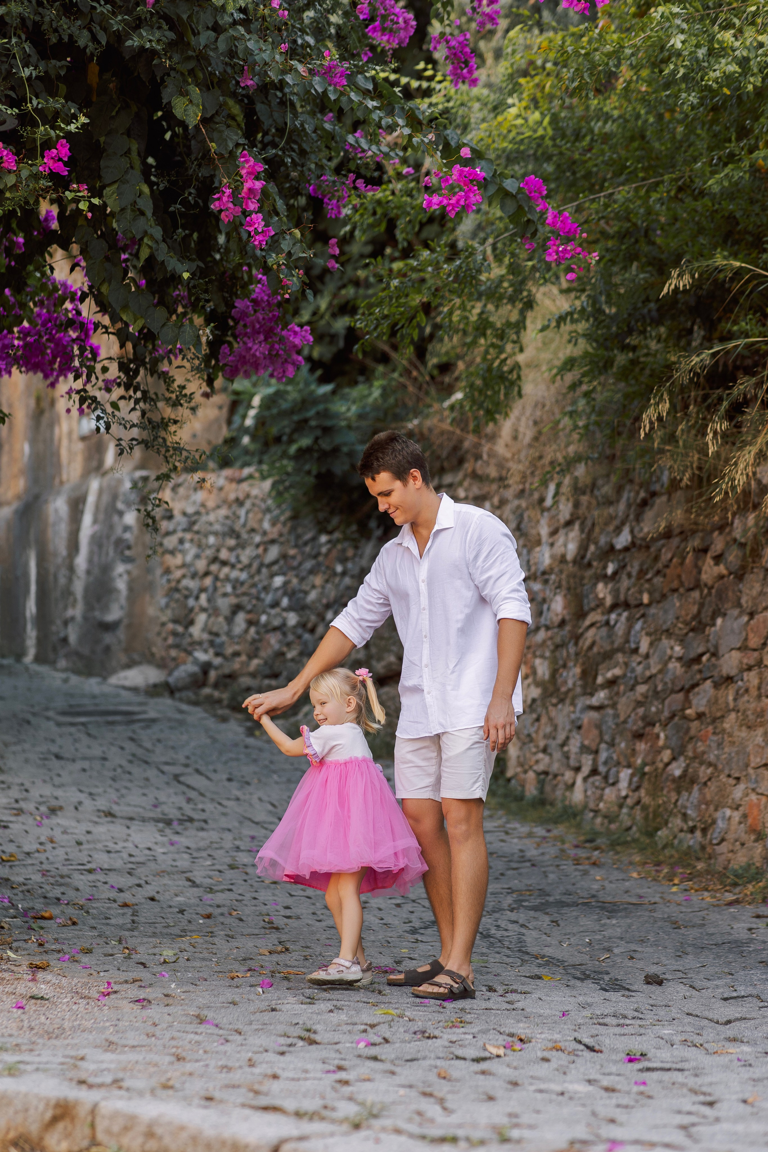 Family Walk in Alanya Old City | Colourful Streets Photoshoot. Professional Photographer in Alanya, Side, Belek, Antalya. Turkiye