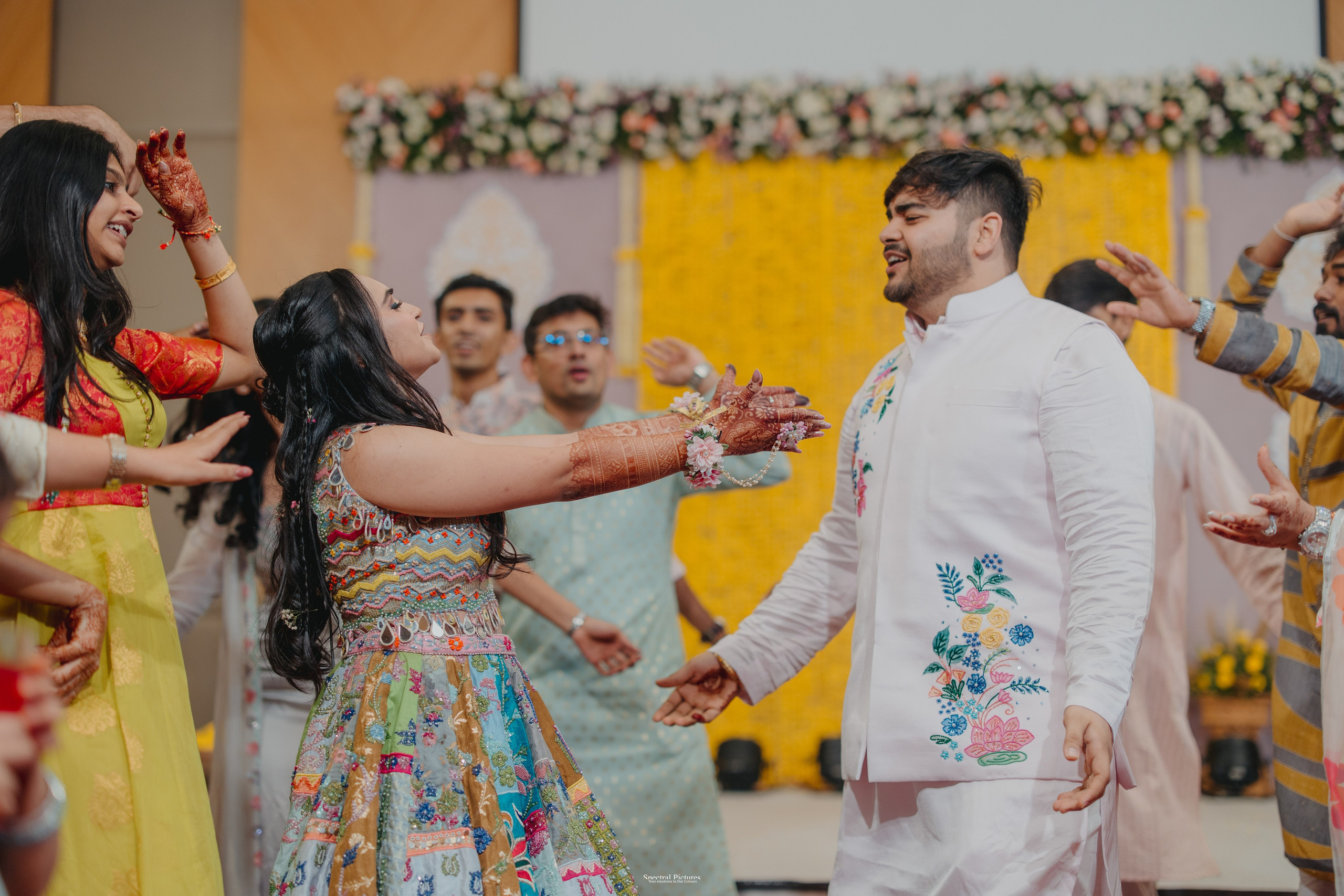 #ADIकीAESHहै