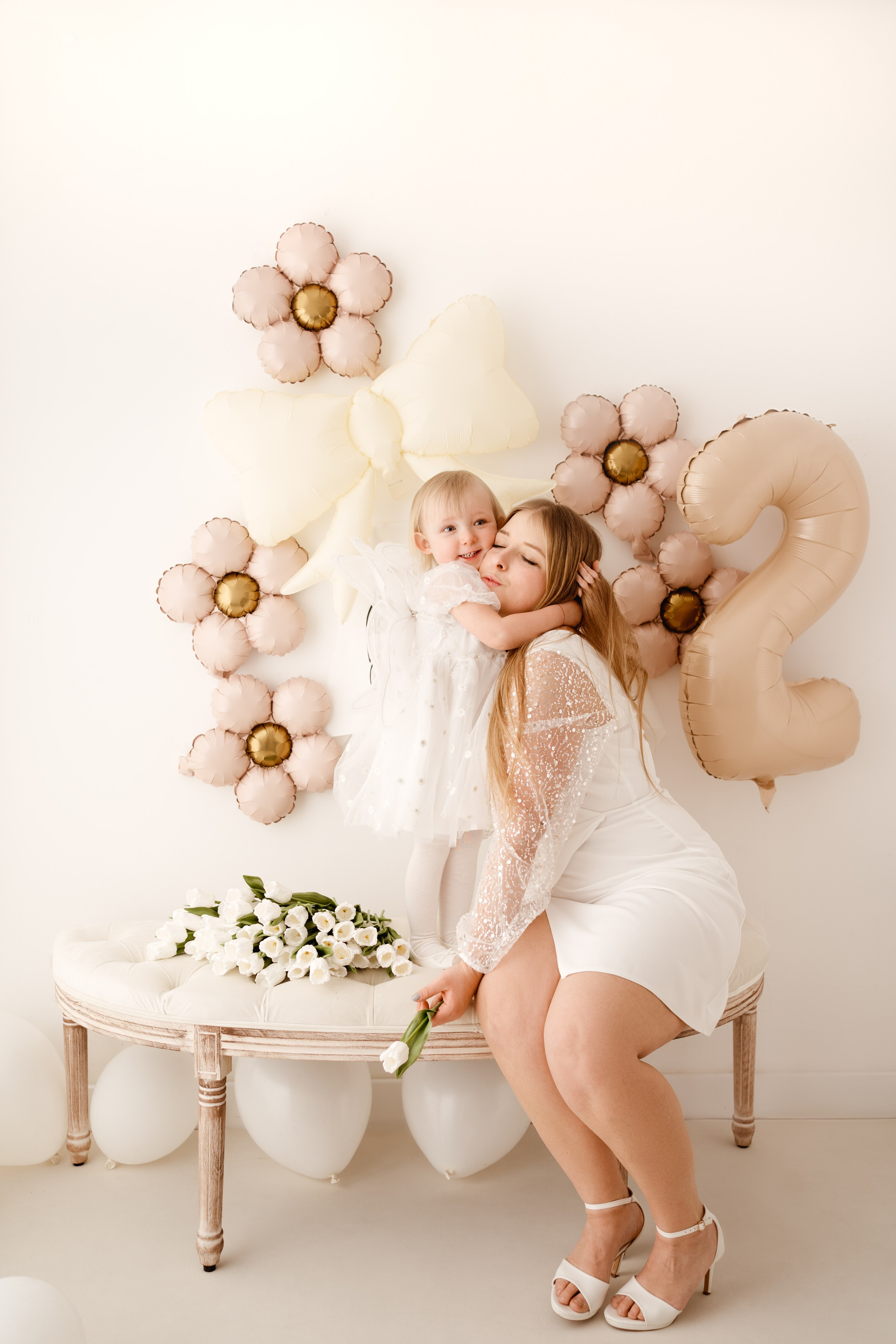 Sesja urodzinowa dziecięca. Fotograf Łódź - sesja ciążowa, noworodkowa, dziecięca. Studio w Łodzi