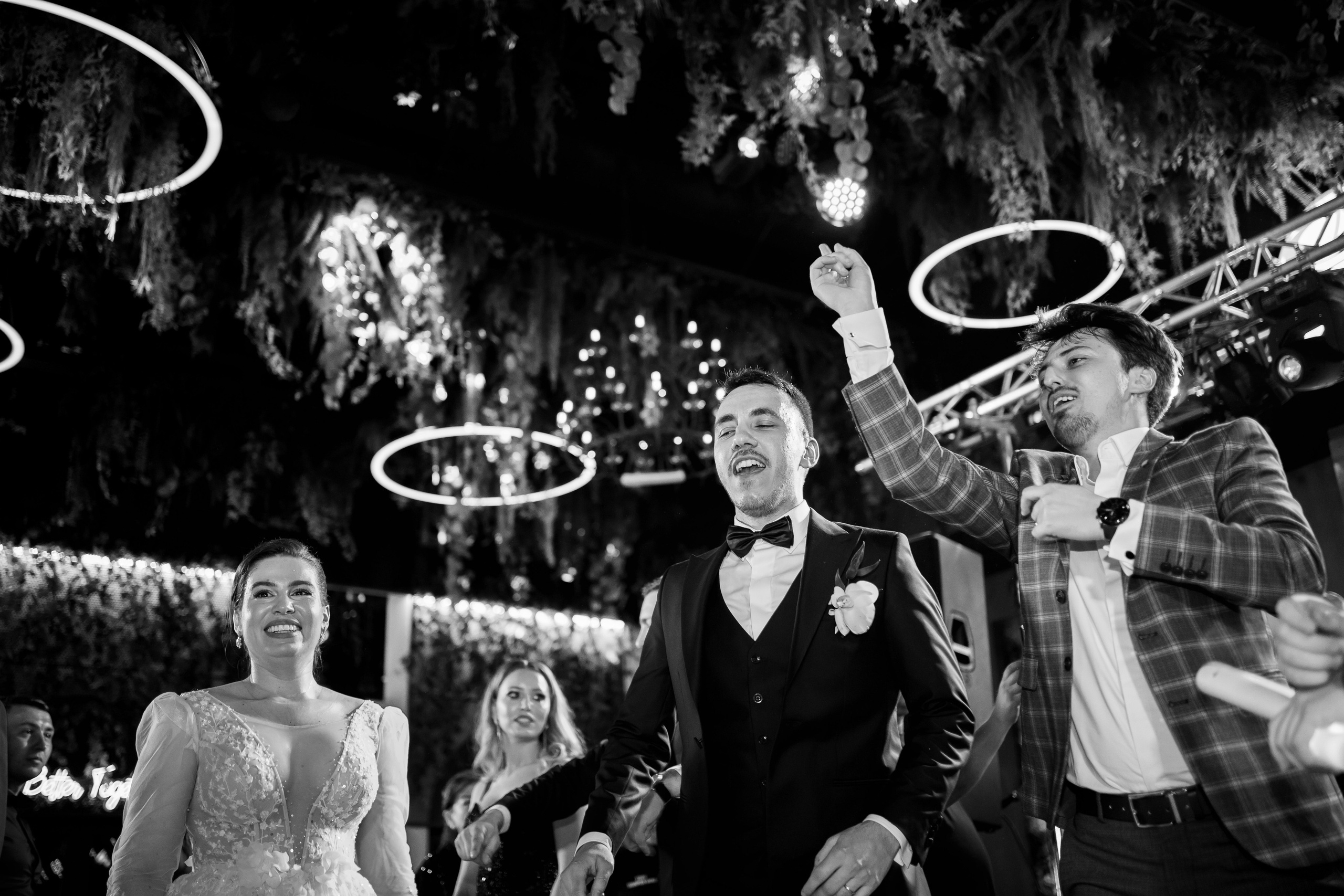 PARTY. Gabriel Florea — Fotograf nuntă București