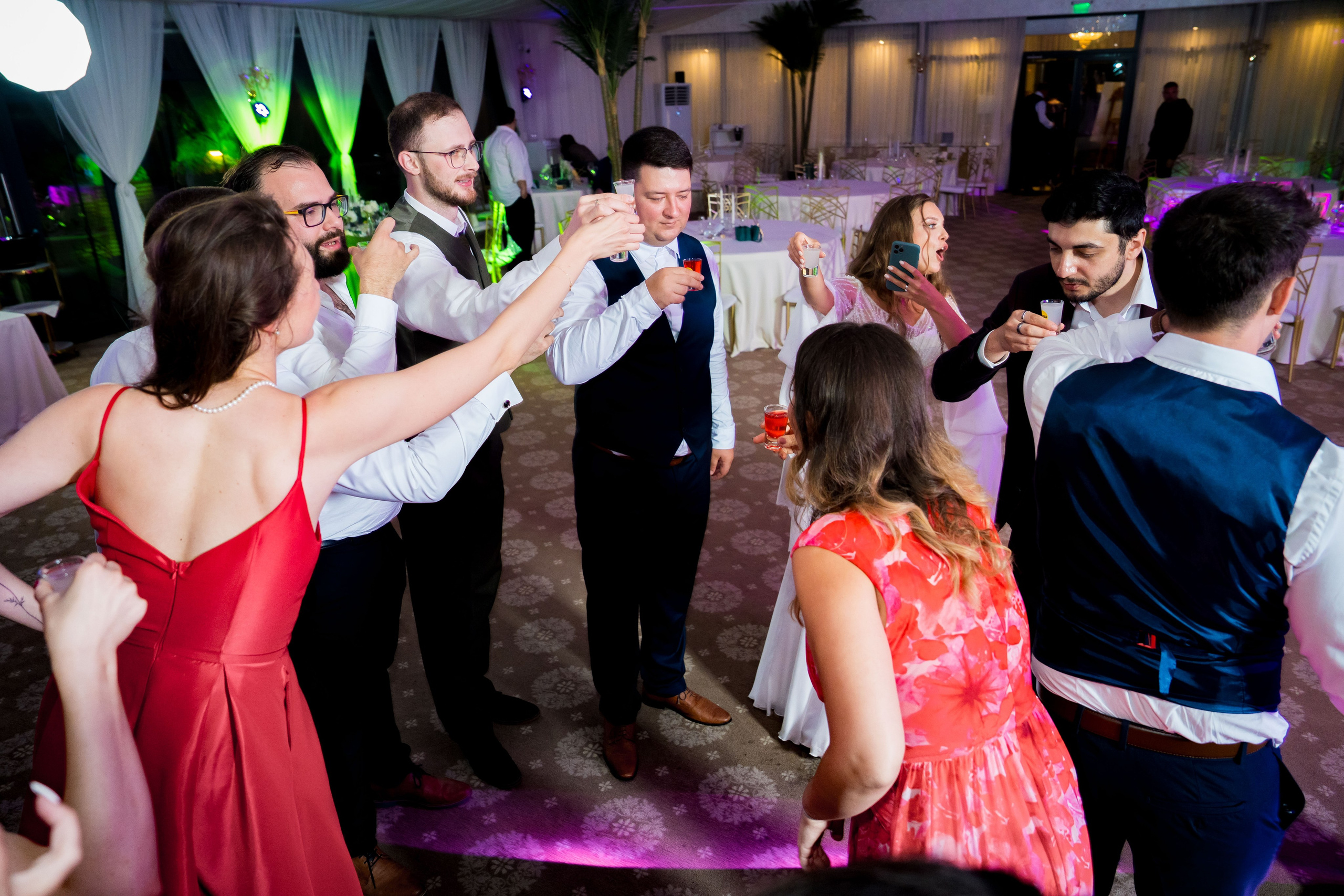 PARTY. Gabriel Florea — Fotograf nuntă București