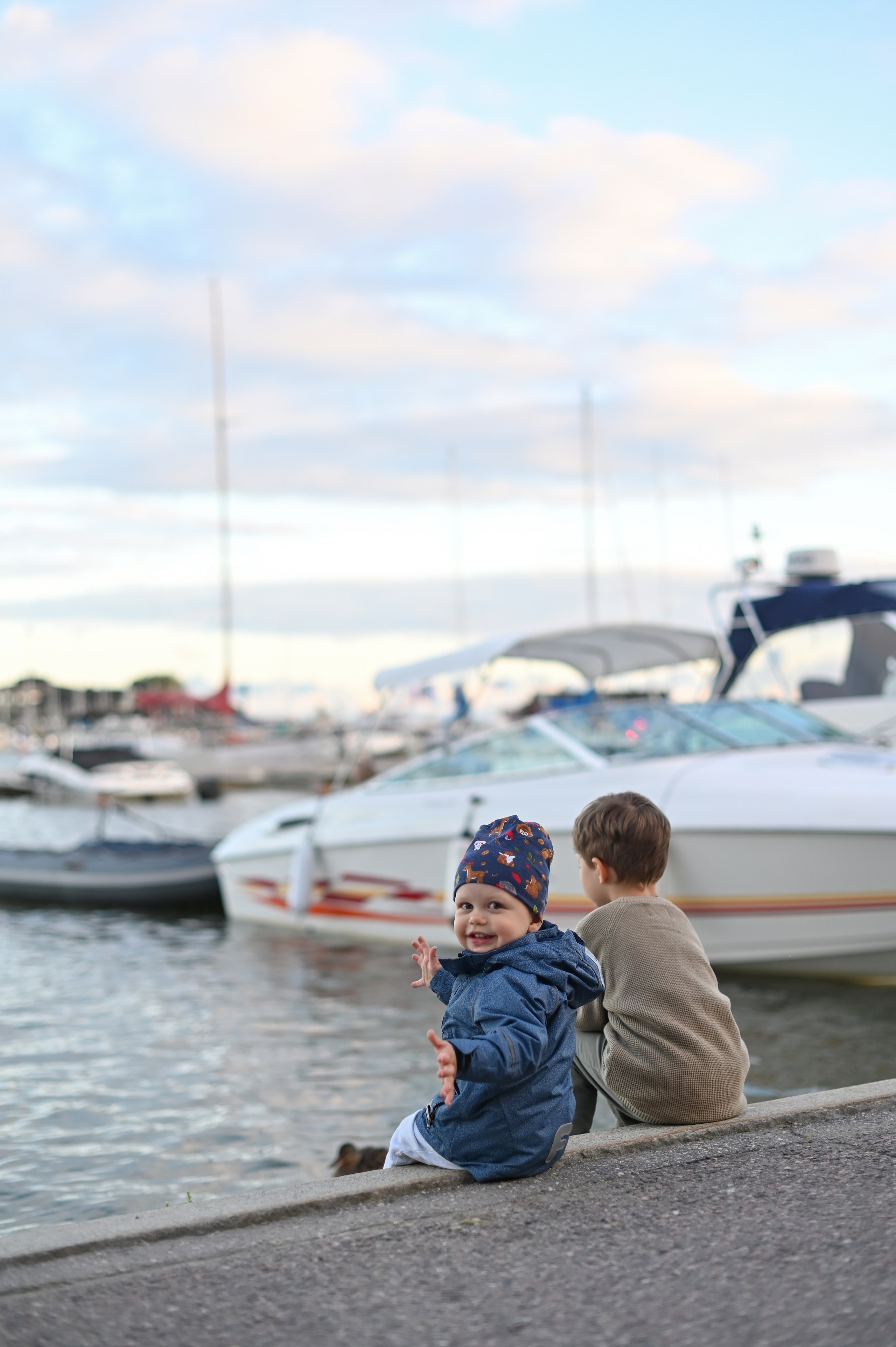 На детской площадке. Детский и семейный фотограф в финляндии дина пулкка. контент фотограф