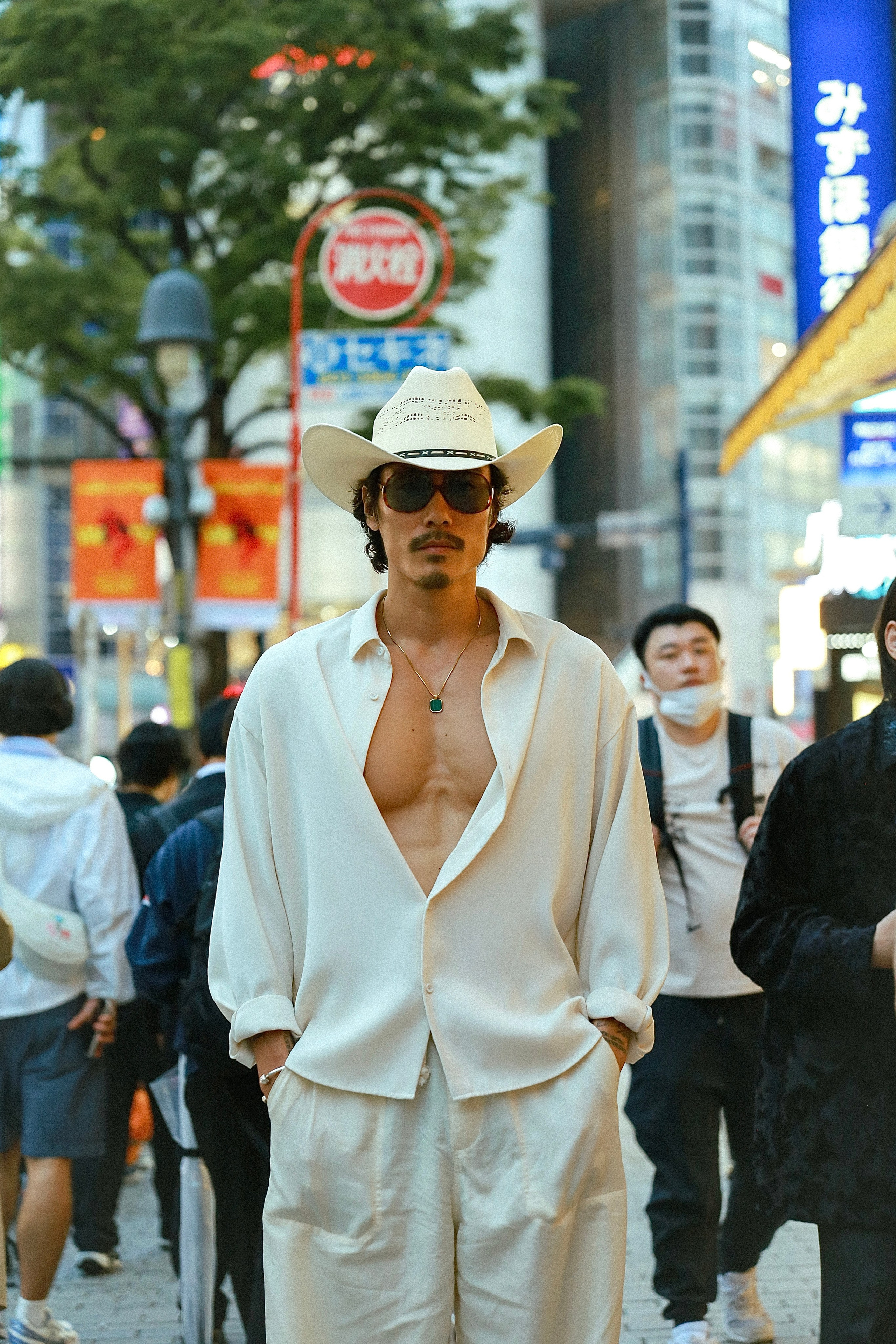 MR. SHOW TOKYO. Emiliia Kotruch PHOTOGRAPHER