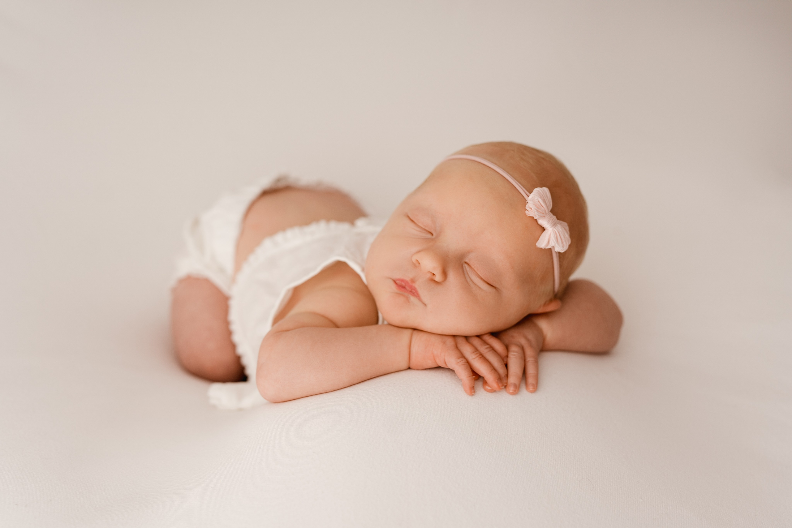 Fotografia Noworodkowa Łódź - Piękne Zdjęcia Noworodków. Fotograf Łódź - sesja ciążowa, noworodkowa, dziecięca. Studio w Łodzi