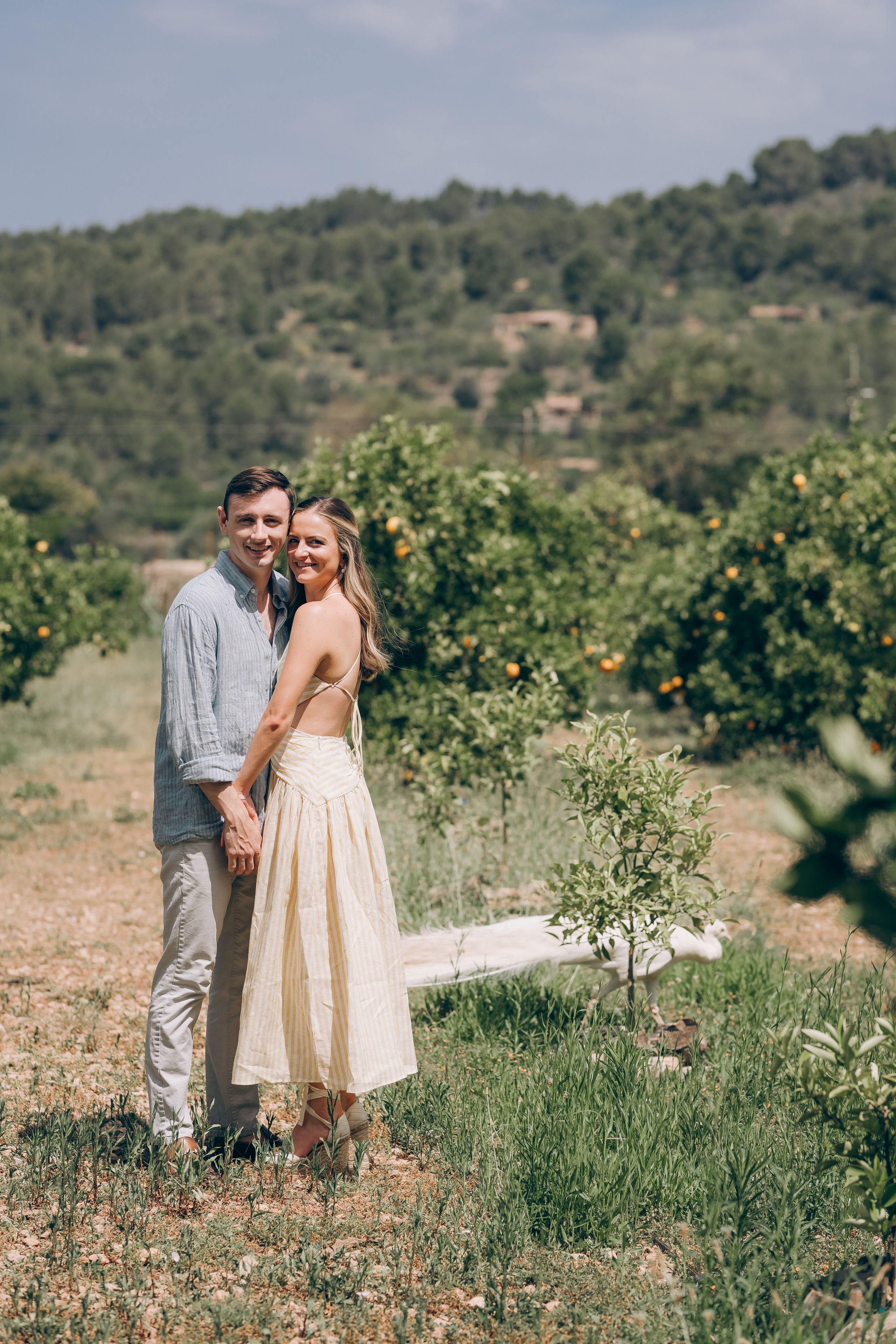 Relaxed Couple Session in Mallorca — Citrus Fields & Seaside. Фотограф у Пальма де Майорка
