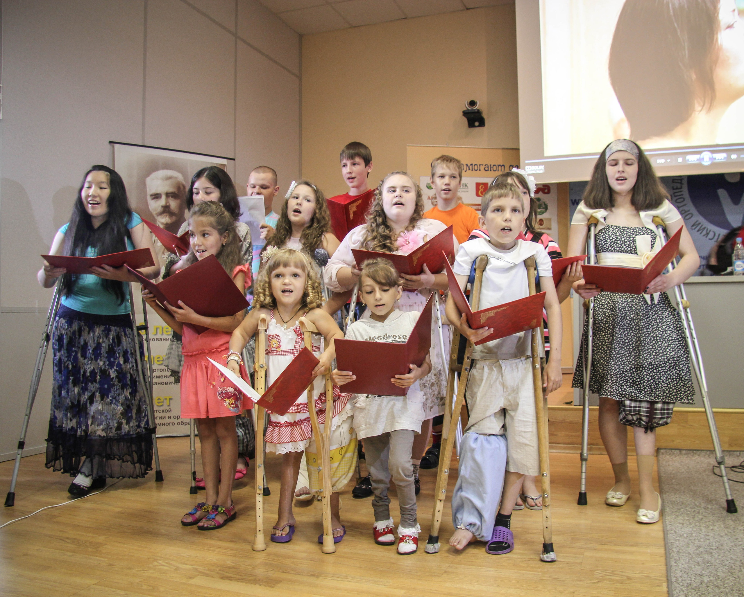 2013. Стрит-фотография, полная абсурда, идиотизма и красоты