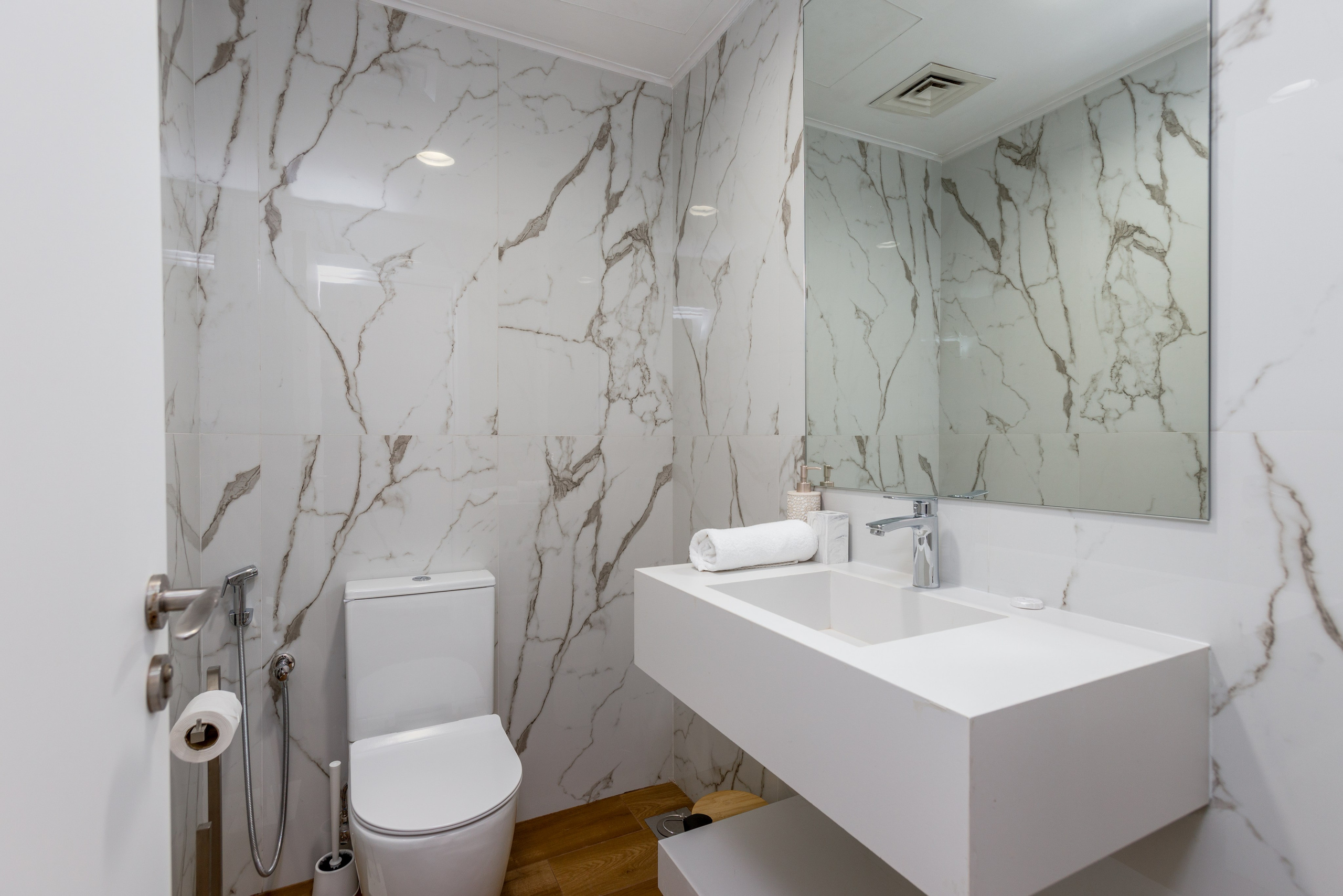 Shams, Jumeirah Beach Residence. Samy Mar Boy │Portrait, Automotive and Real Estate Photographer