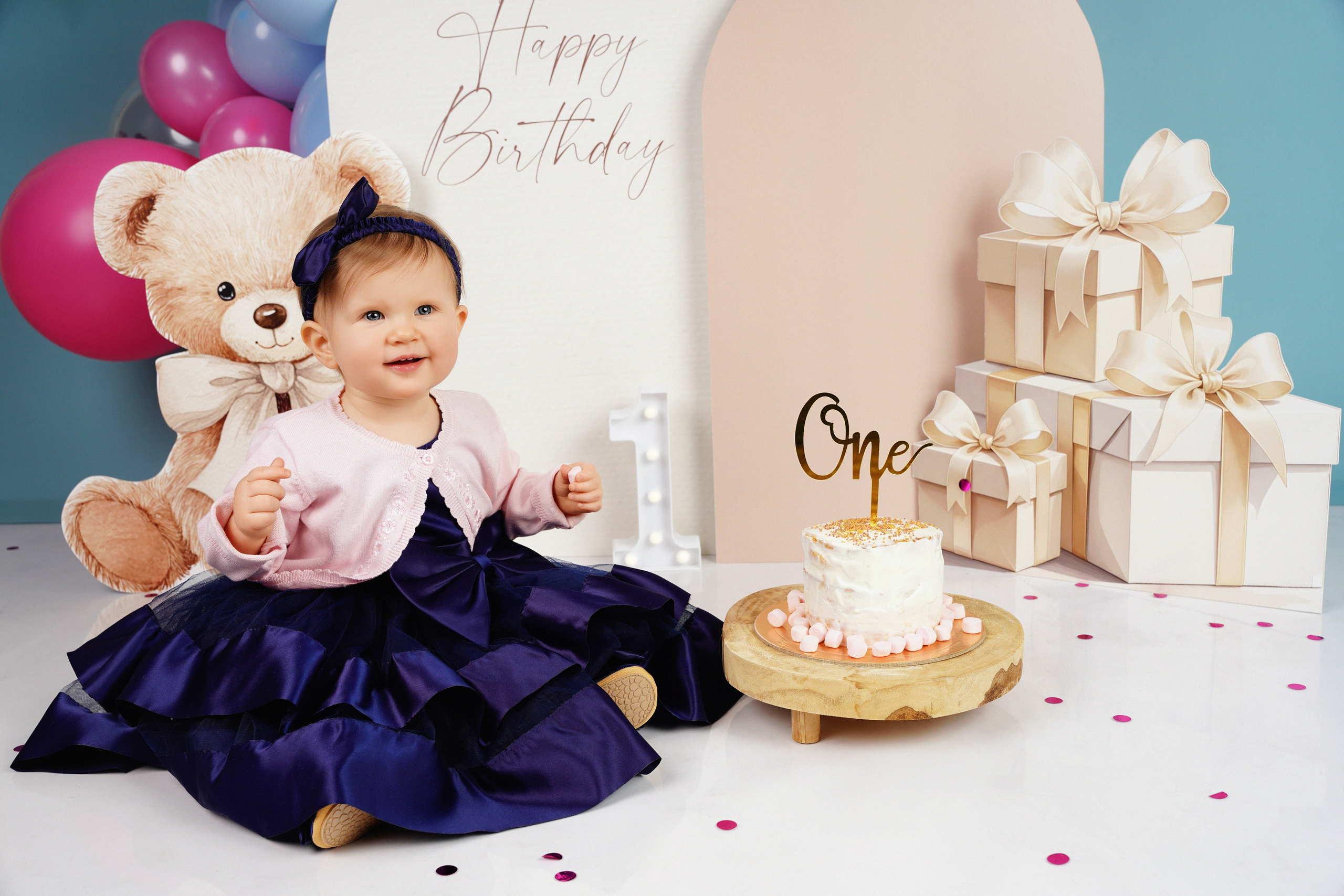 Fotografin für Kindershooting und CakeSmash in Augsburg. Neugeborenenfotografin und Retoucher in Augsburg Nastassia Schneider