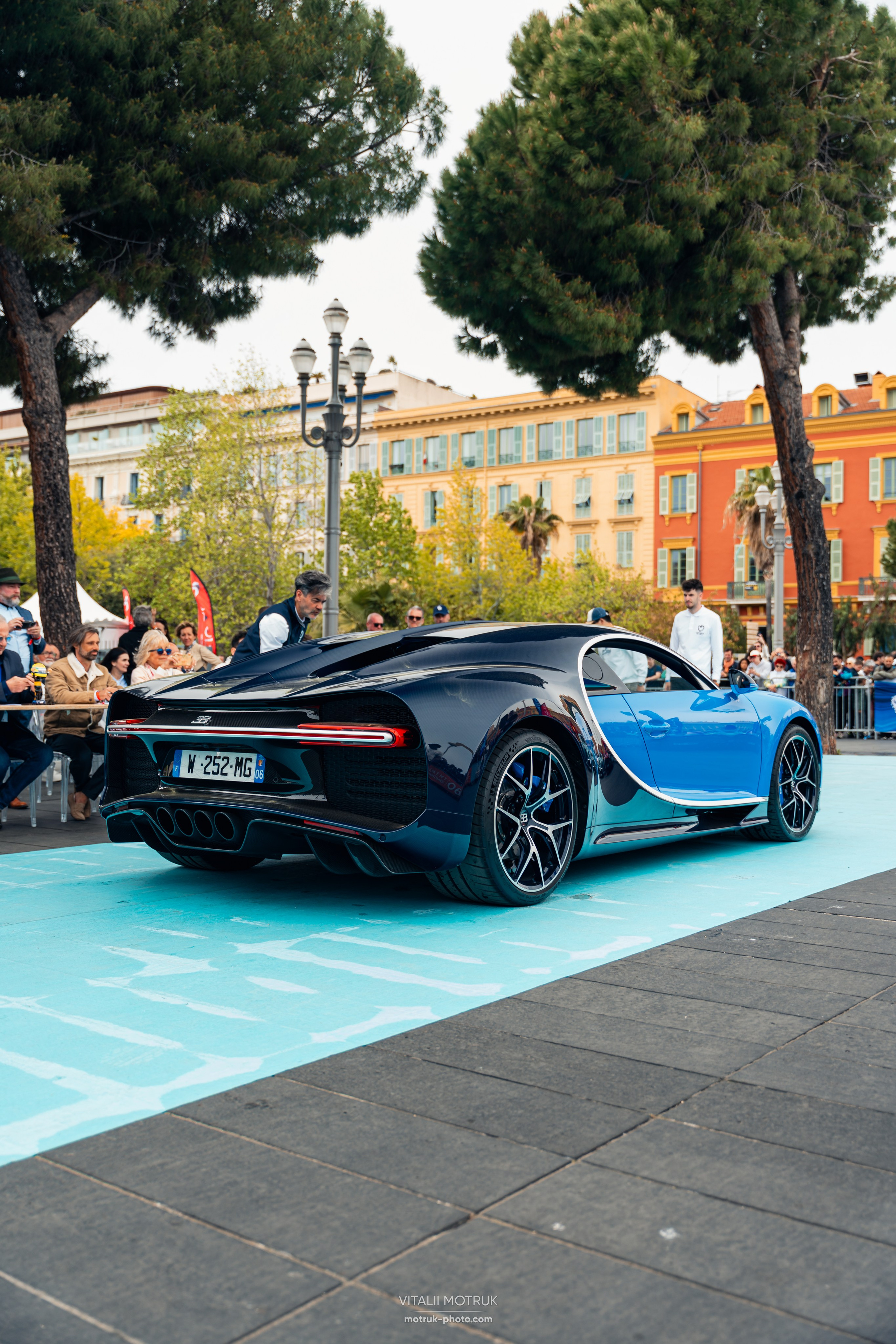 Legends de Nice. Photographe de voitures à Paris — Vitalii Motruk