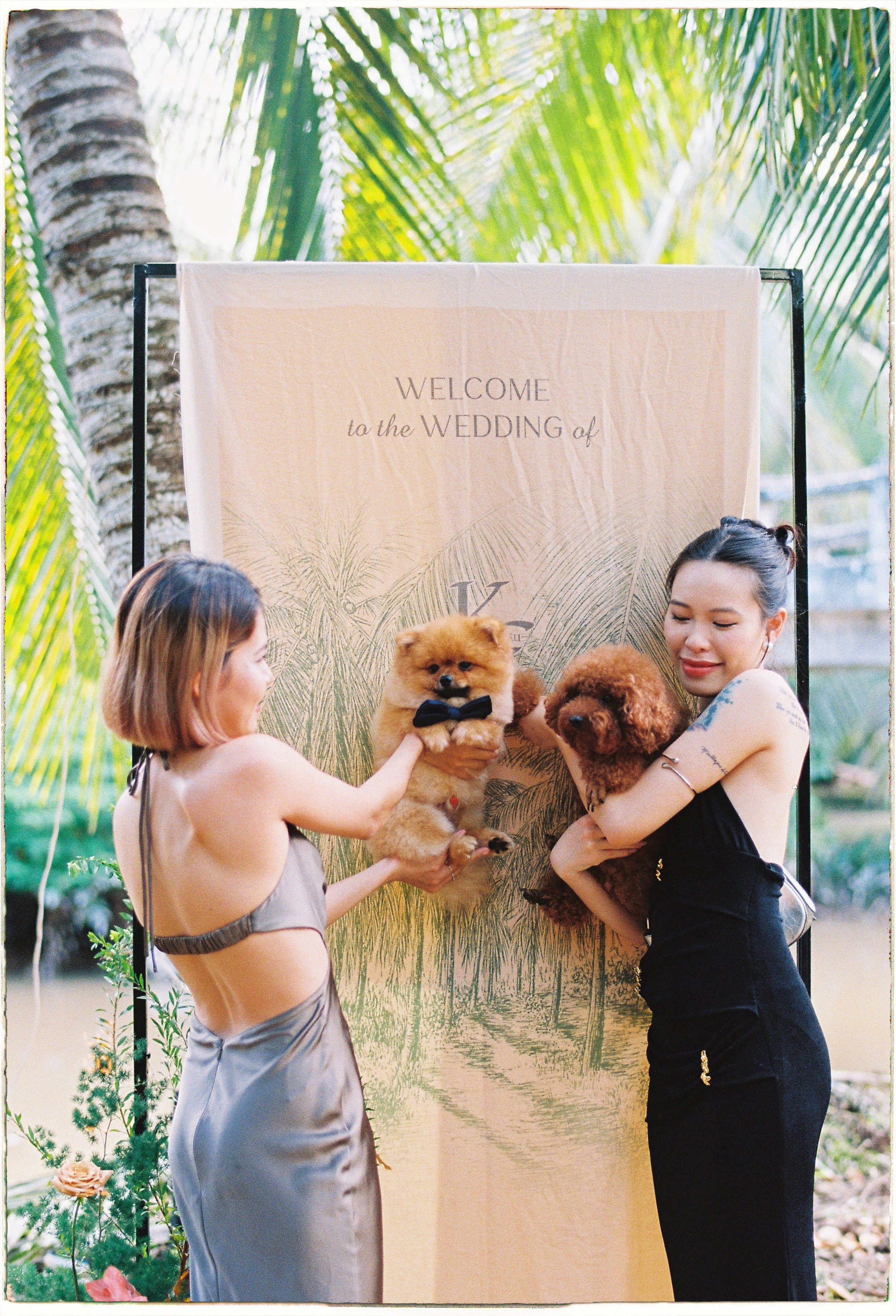 Khâm & Châu. Cam Images