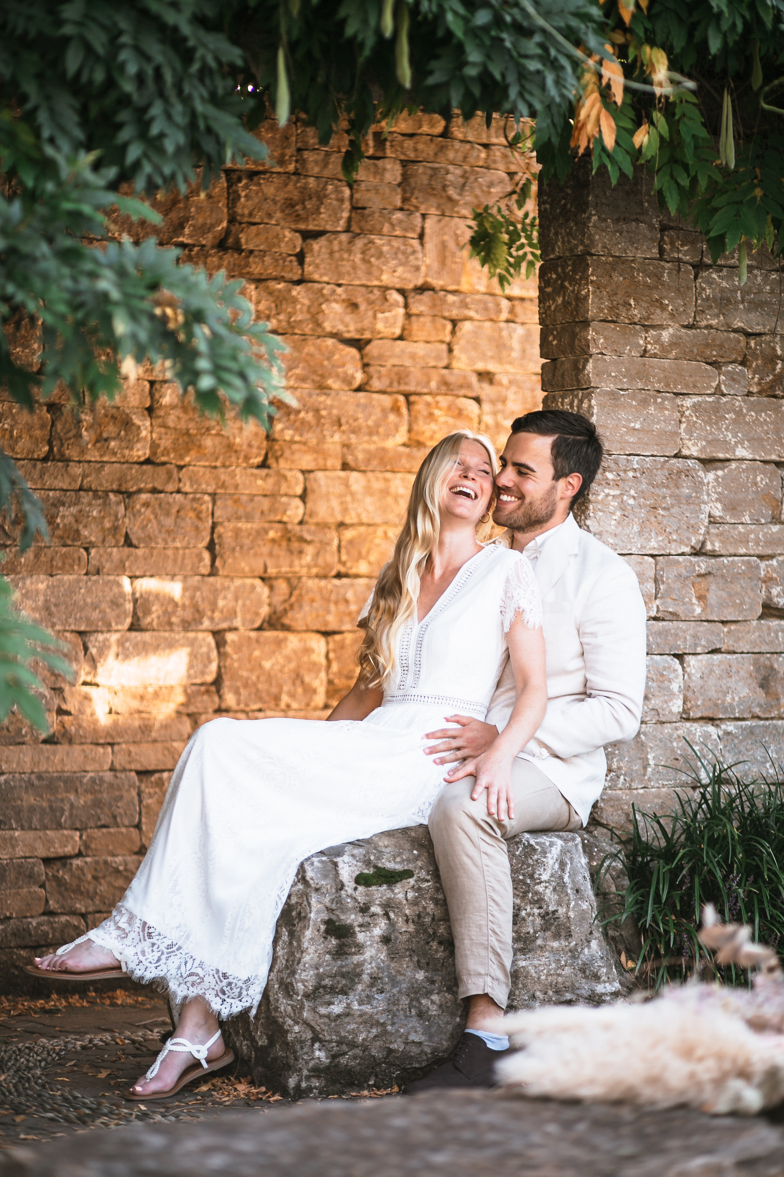 Romantische Hochzeitsfotografie in Weilerswist, NRW, Köln, Bonn - Halten Sie Ihren besonderen Tag in unvergesslichen Momentaufnahmen fest. Erfahrene Hochzeitsfotografin, die natürliche Emotionen einfängt. Individuelle Fotosessions für eine einzigartige Erinnerung an Ihre Hochzeit.