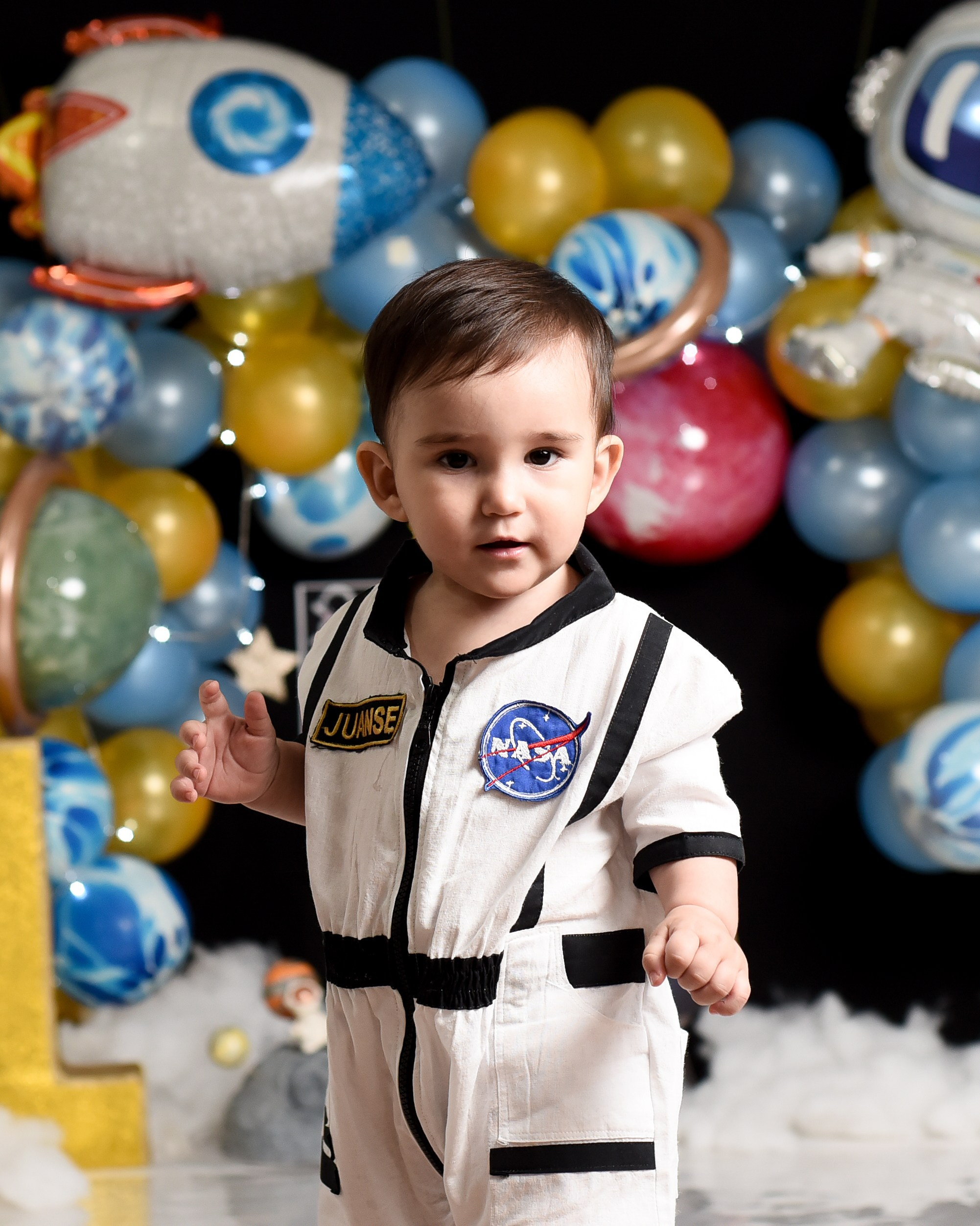 Sesión 1er año de Juan. Temática: Astronauta. Fotografo de casamiento en misiones y fotógrafo de familia  Posadas