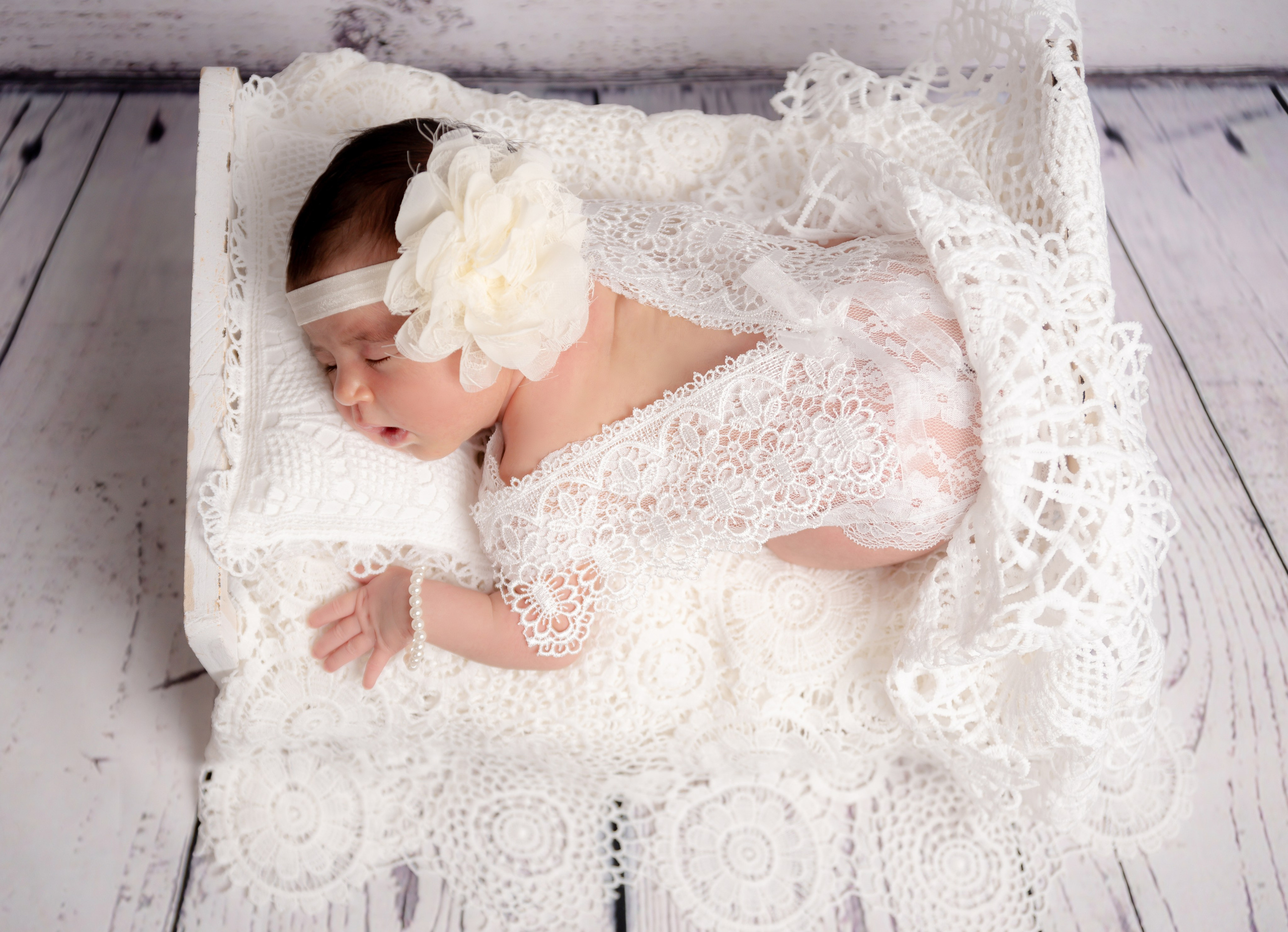 Newborn Photoshoot. Professional Photograher, Antwerpen/Belgium