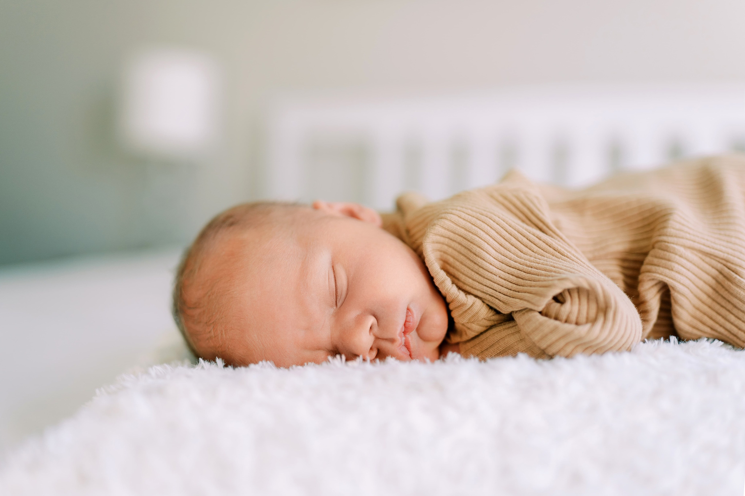 New born photoshoot at home. Anna & Entony. WA. November 2024. EVAN ARISTOV WEDDING PHOTOGRAPHY — Seattle Wedding Photographer