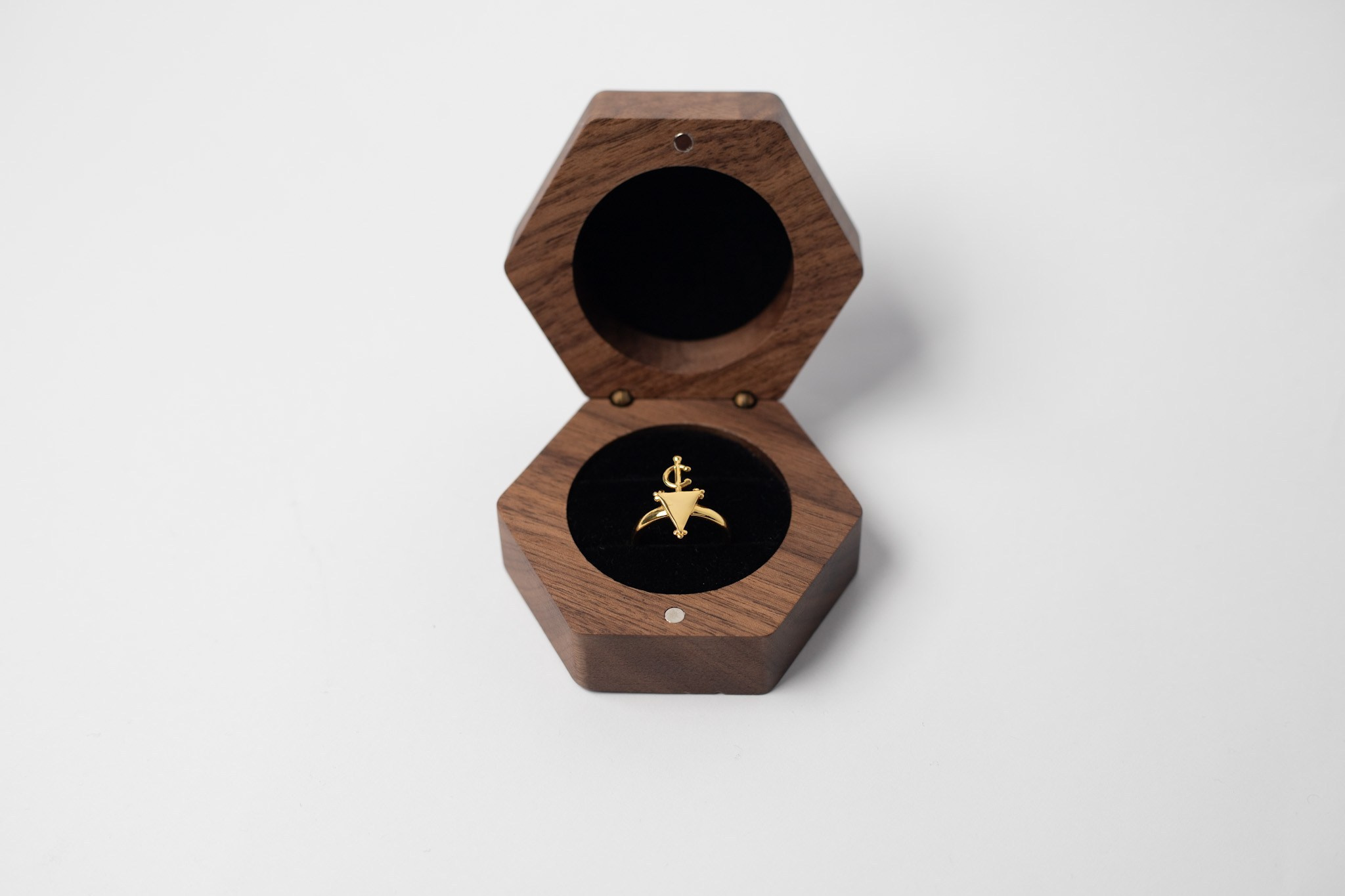 Business & Fashion. Main