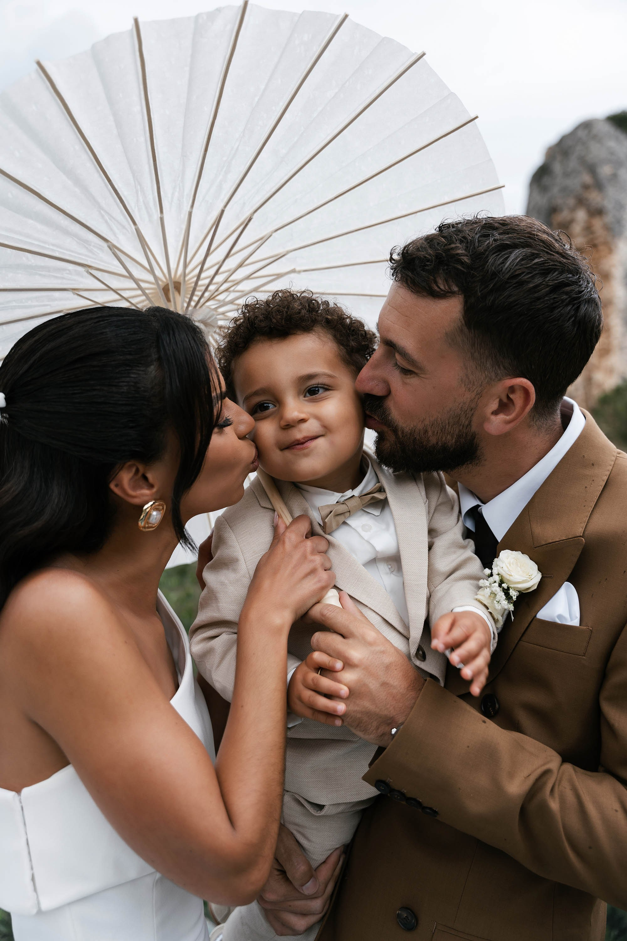 Sarah and Theo — VIVOOD. Fotógrafos de bodas de destino y creadores de contenido con base en España