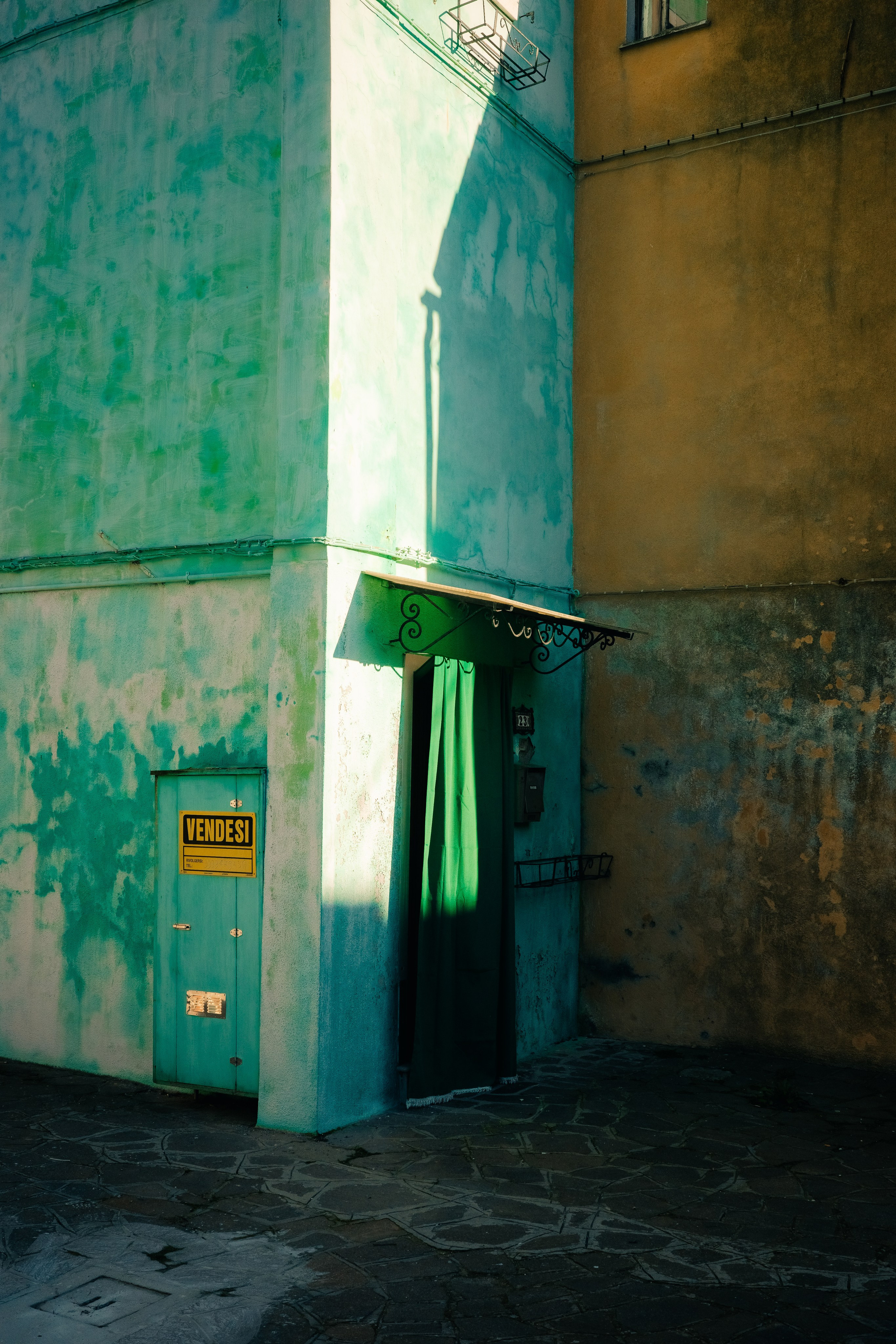 Street. Maria Sher. Professional photographer from Porto, Portugal