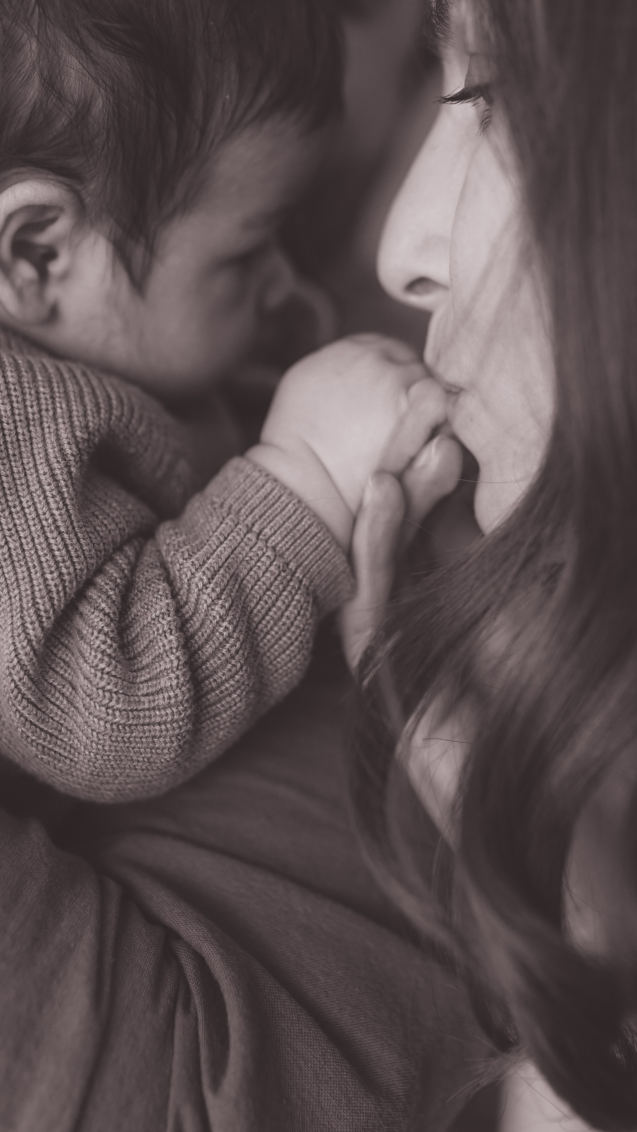 Mother Earth: Proiect de Fotografie Maternitate | Mădălina Beda. Madalina Beda- Artist vizual, fotograf, doula la nastere, consultant babywearing Brasov si in toata tara