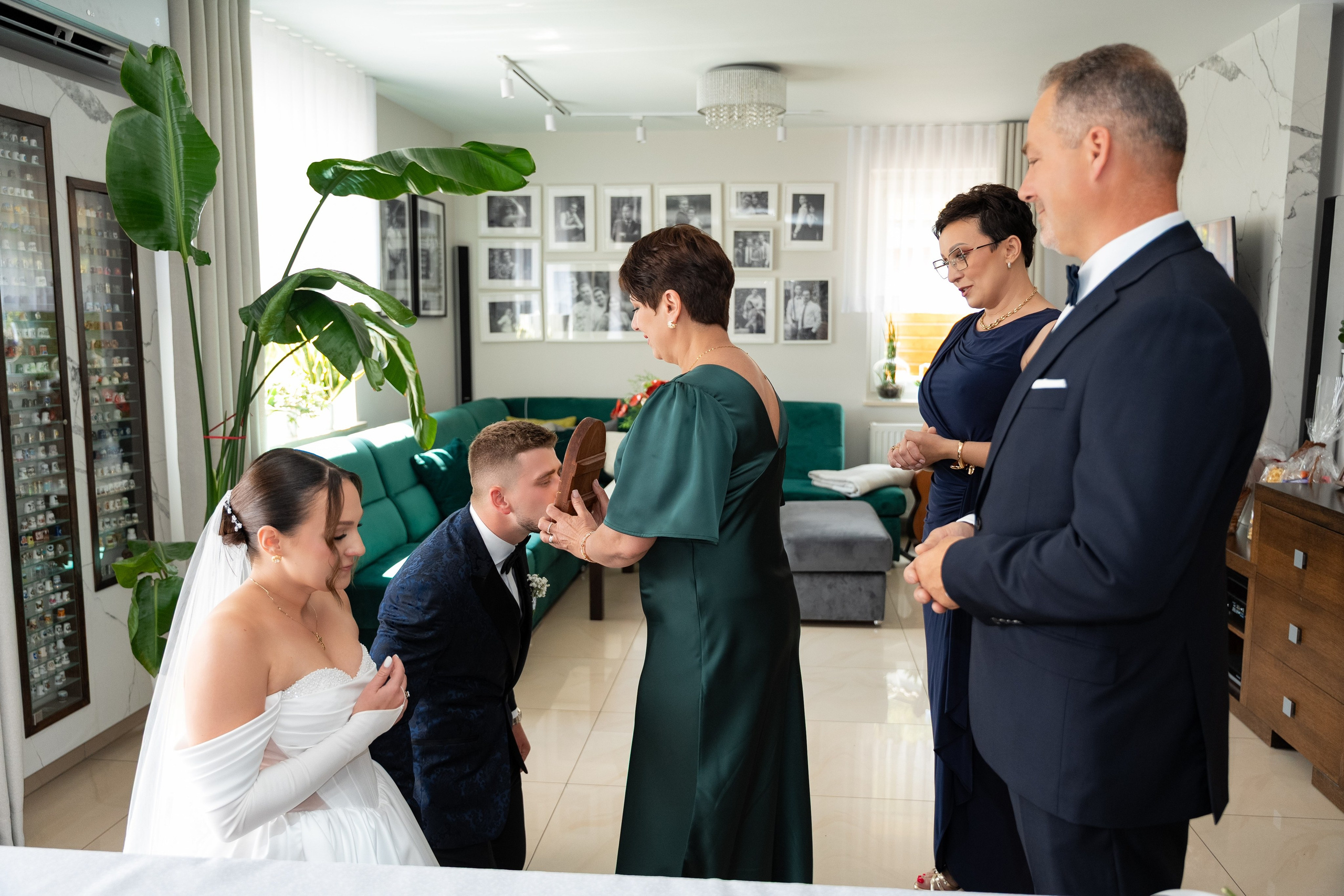 E&N: Zamek w Rzucewie. SL Wedding Photo — Editorial, Elegant & Timeless Wedding Photography in Poland and Across Europe