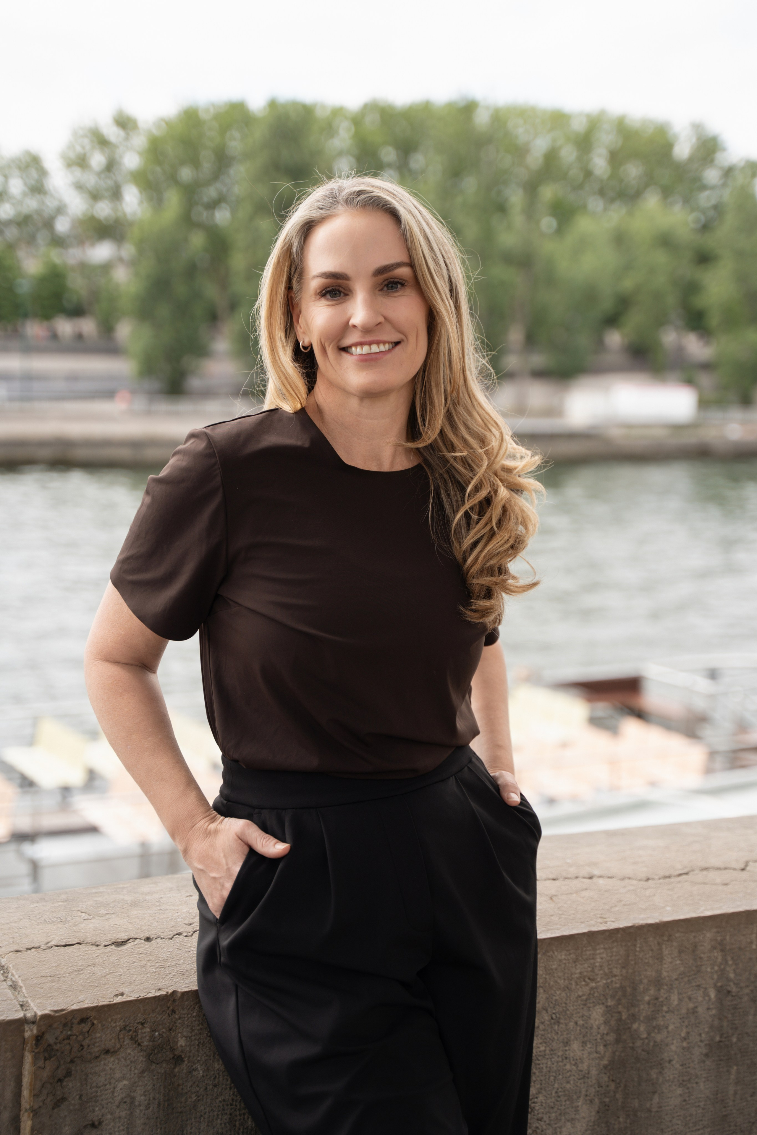 Content Nadia (2.5 hours). Photographer in Paris|Solo and groups, portraits & content, couples photo-shoot in Paris at the best locations