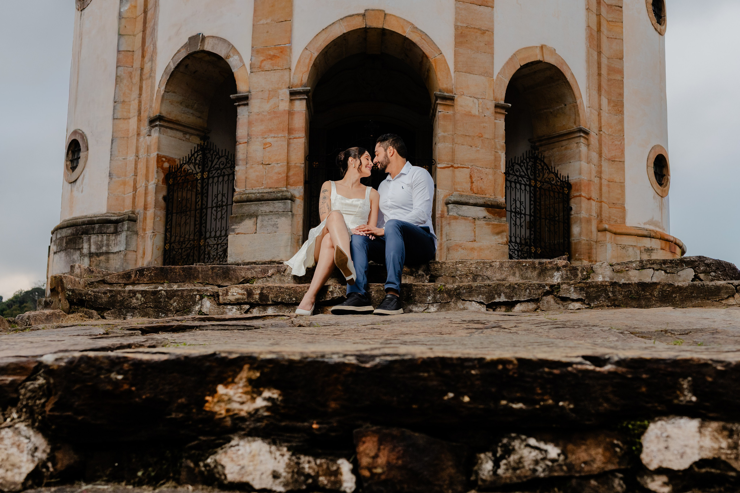 D & W — Pré Wedding com muito amor em Ouro Preto. Fotografia de casamento em Belo Horizonte