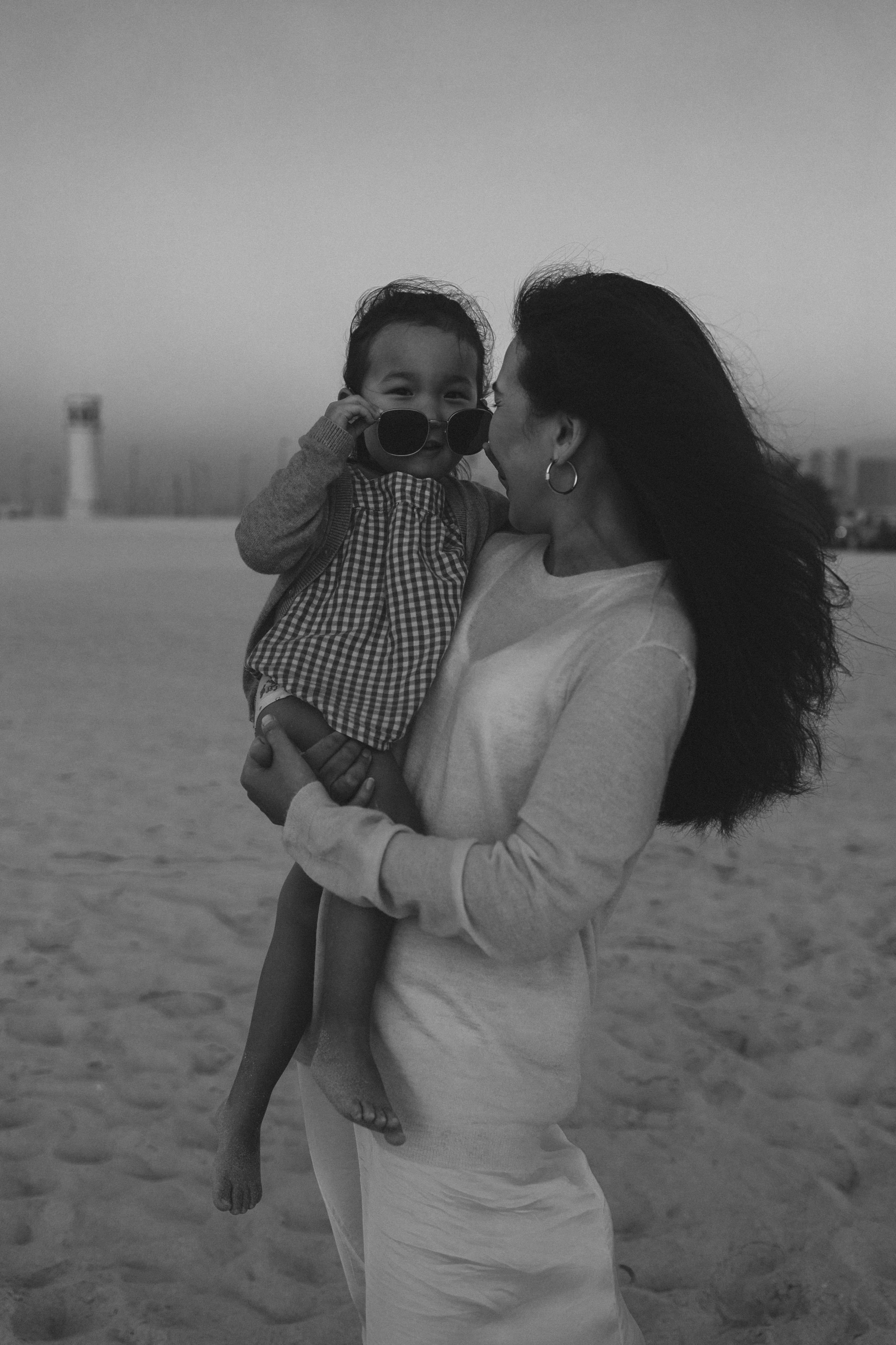 Mother’s love. Фотограф родов, семей и новорожденных малышей в Дубае
