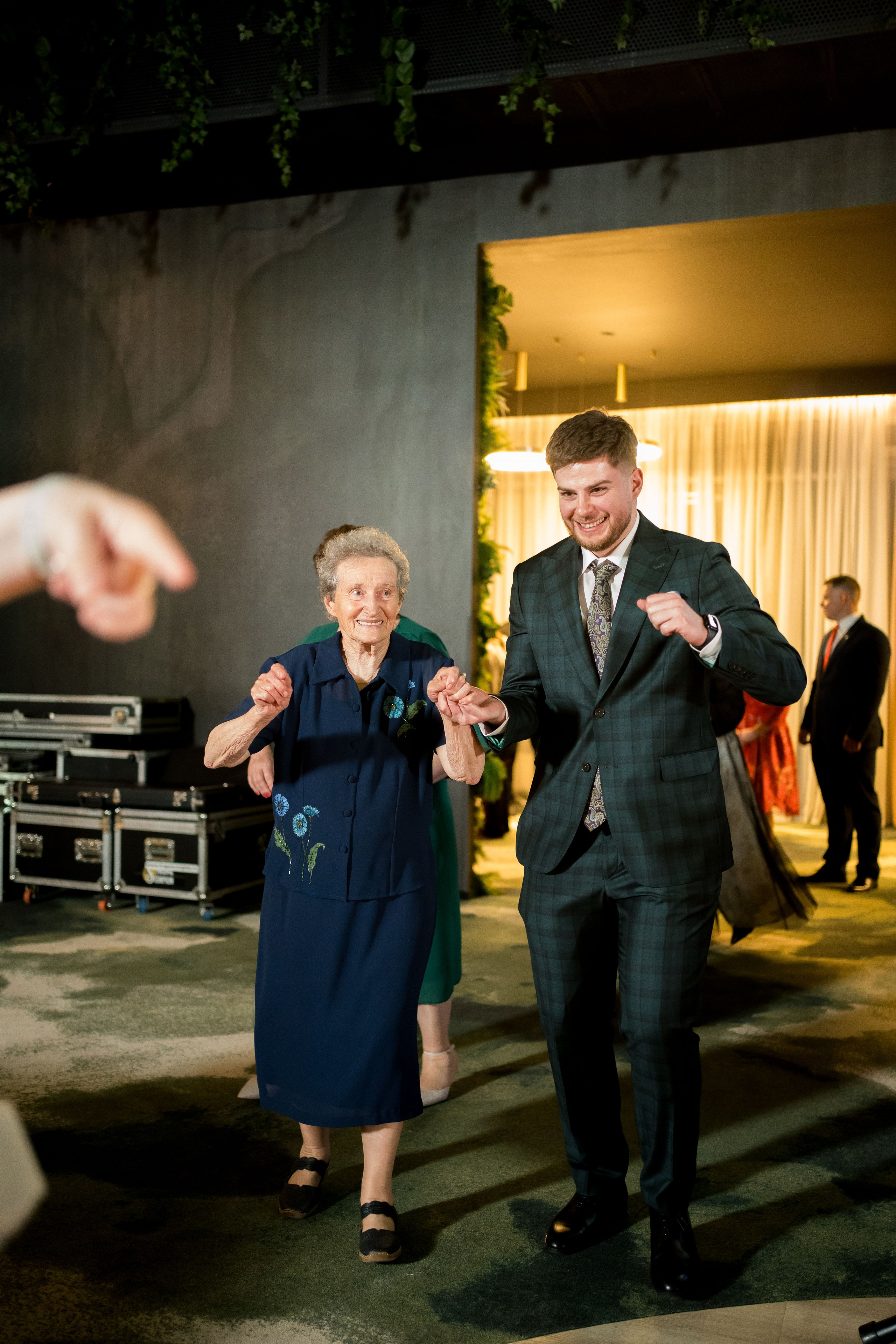 PARTY. Gabriel Florea — Fotograf nuntă București