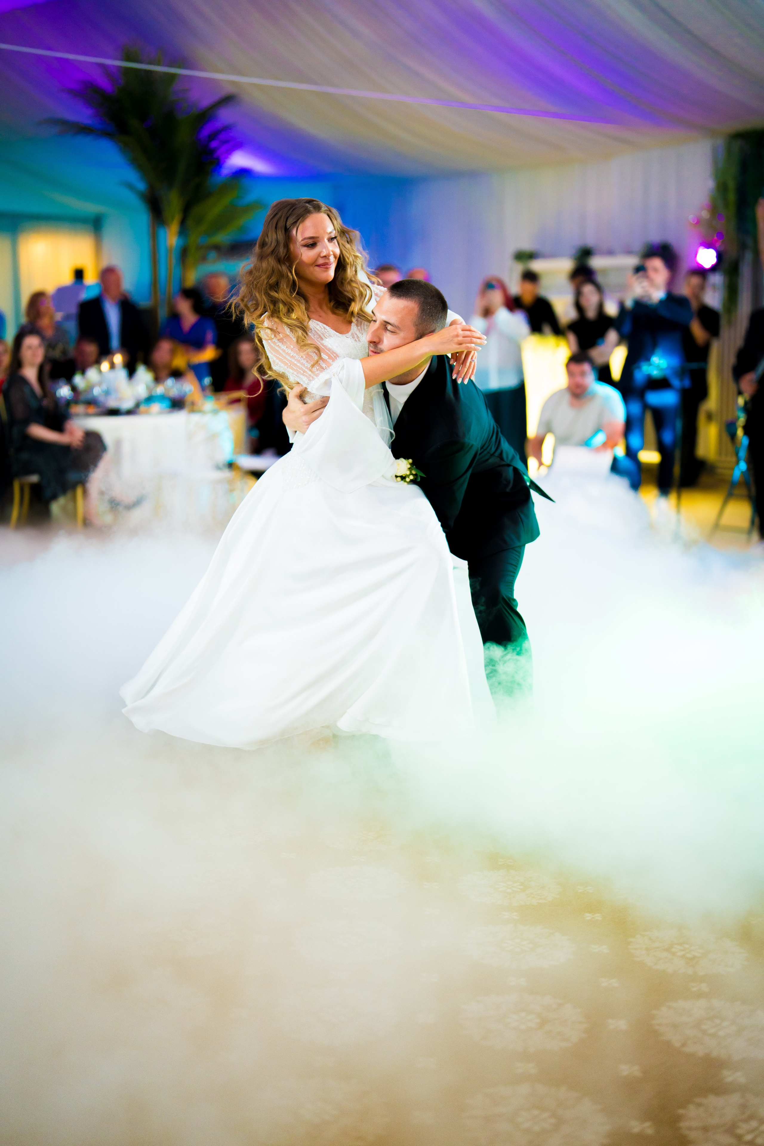 PARTY. Gabriel Florea — Fotograf nuntă București