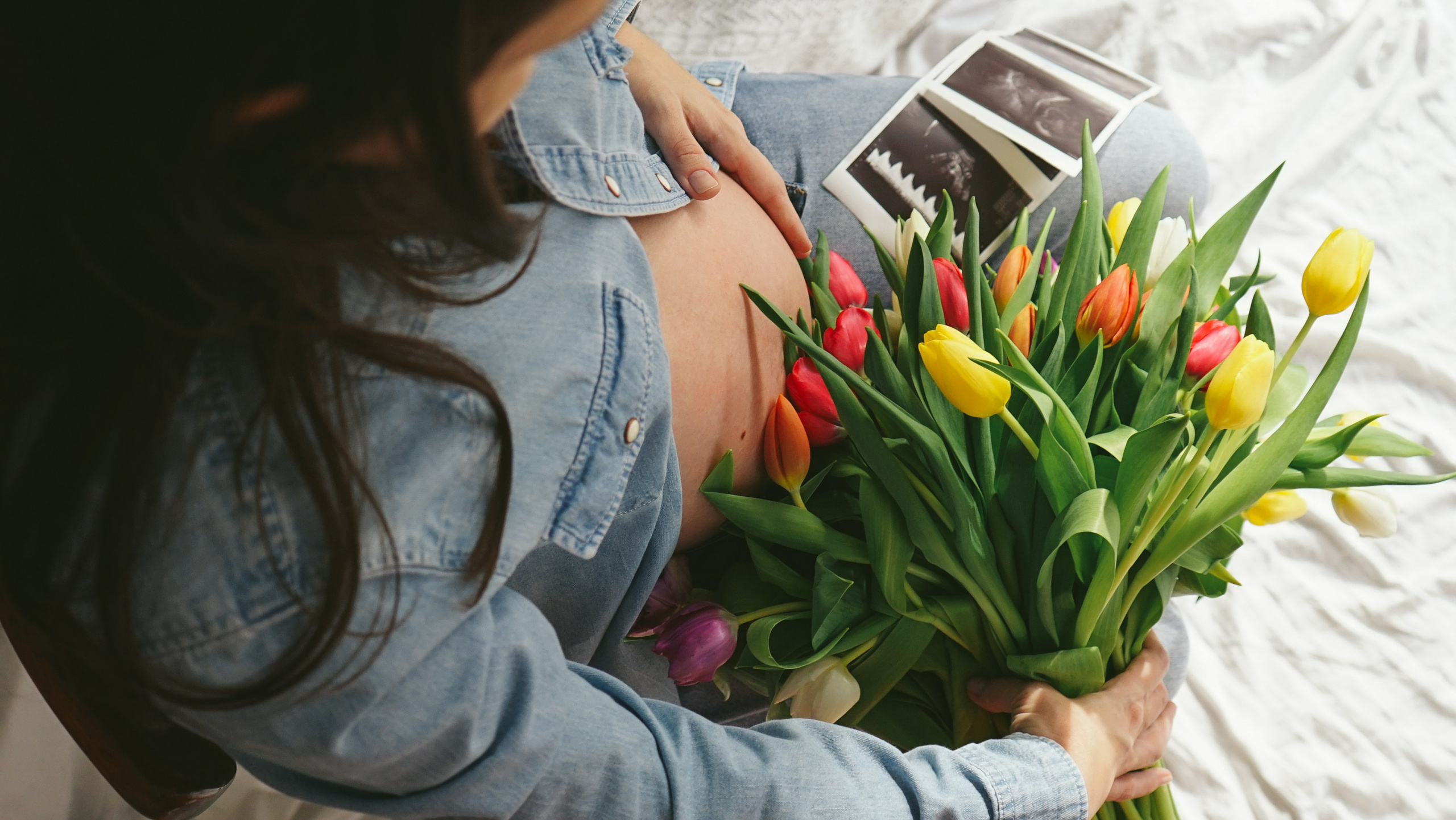 Ședințe Foto Primăvara Colorată Brașov | Mădălina Beda. Madalina Beda- Artist vizual, fotograf, doula la nastere, consultant babywearing Brasov si in toata tara