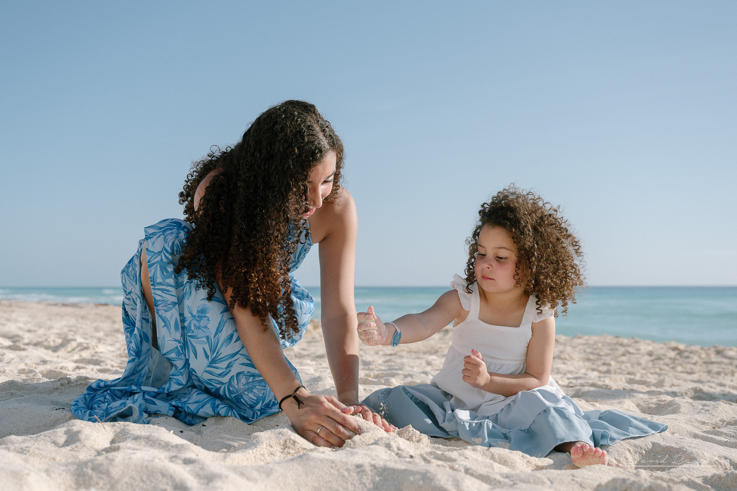 Gabi Guilliod — Family Session — Playa Delfines. Destination wedding photographer based in Cancun and Riviera Maya with service worldwide