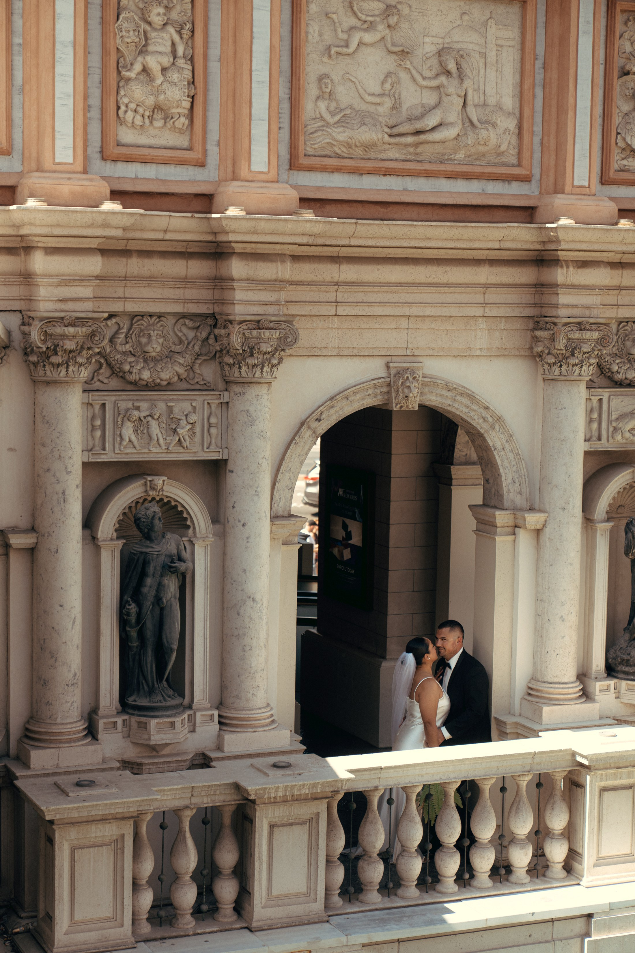 Noelani&Alex. Wedding & elopement photographer Viktoriya Kravtsov. Las Vegas