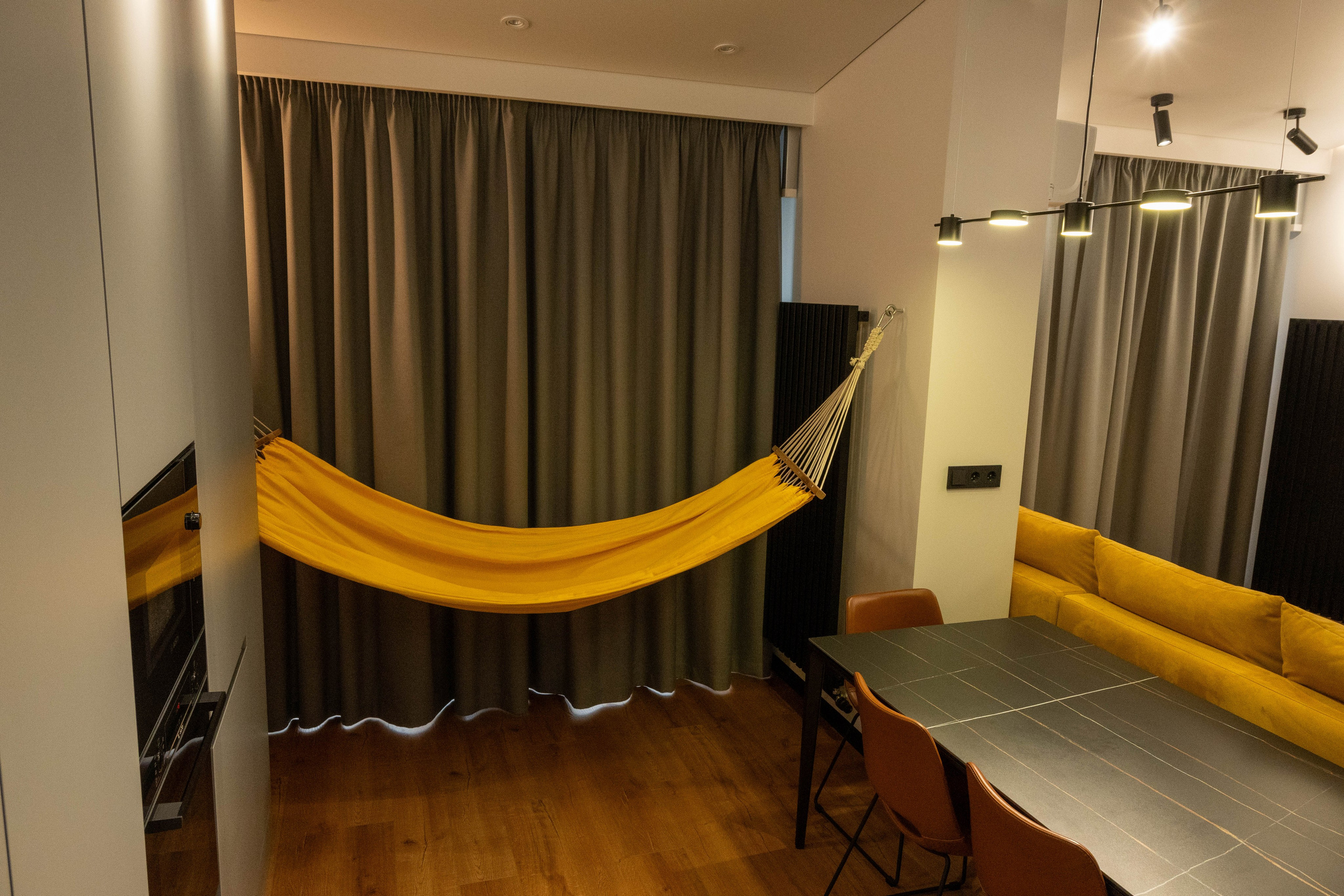 The apartment is on two levels. Fotograf Dmitrii Donets