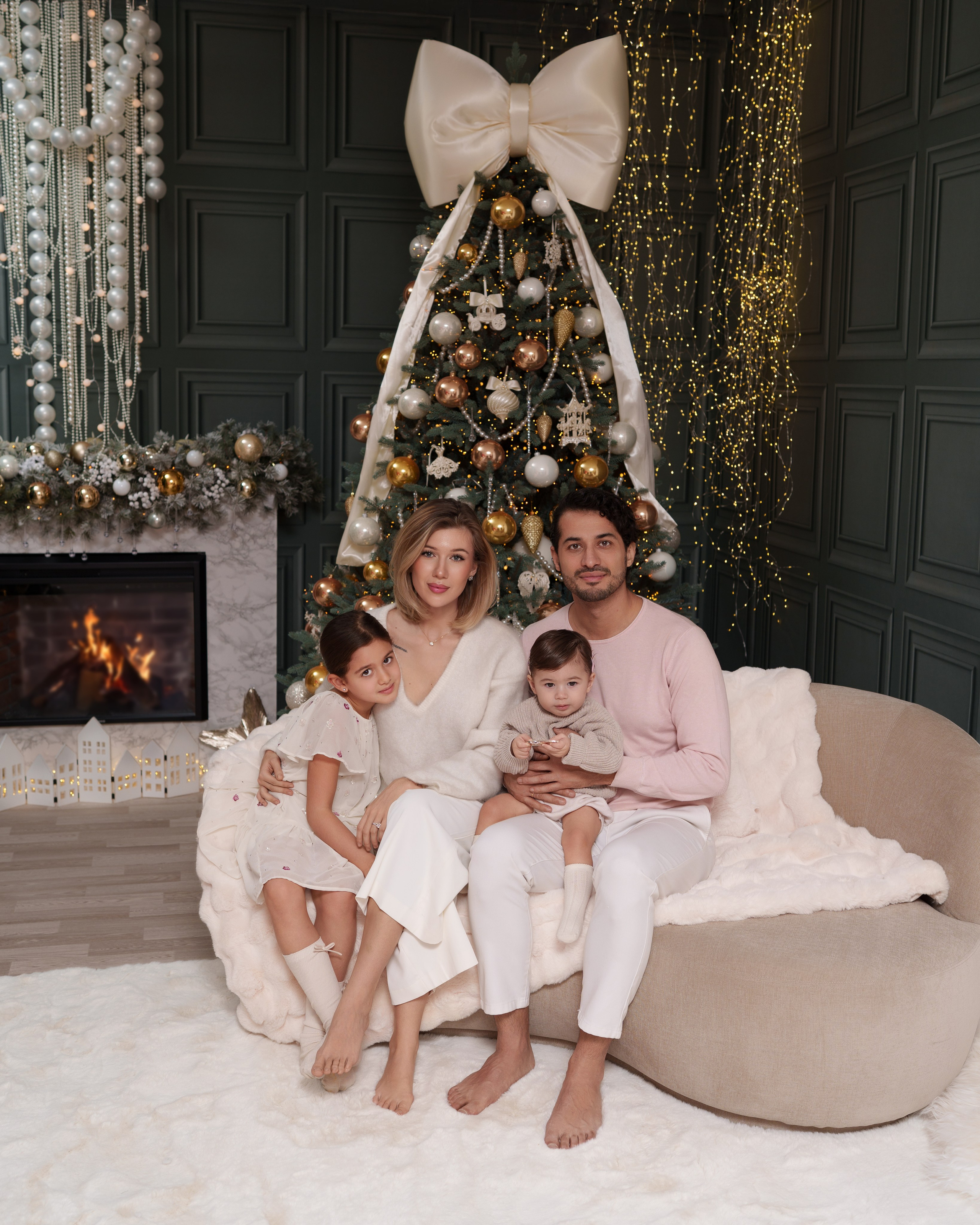 Weihnachtsfotoshootings. Anna, Fotografin aus Wien, Österreich. Ich fotografiere in folgenden Genres: Babybauch-, Familien-, Mode- und Weihnachtsfotografie