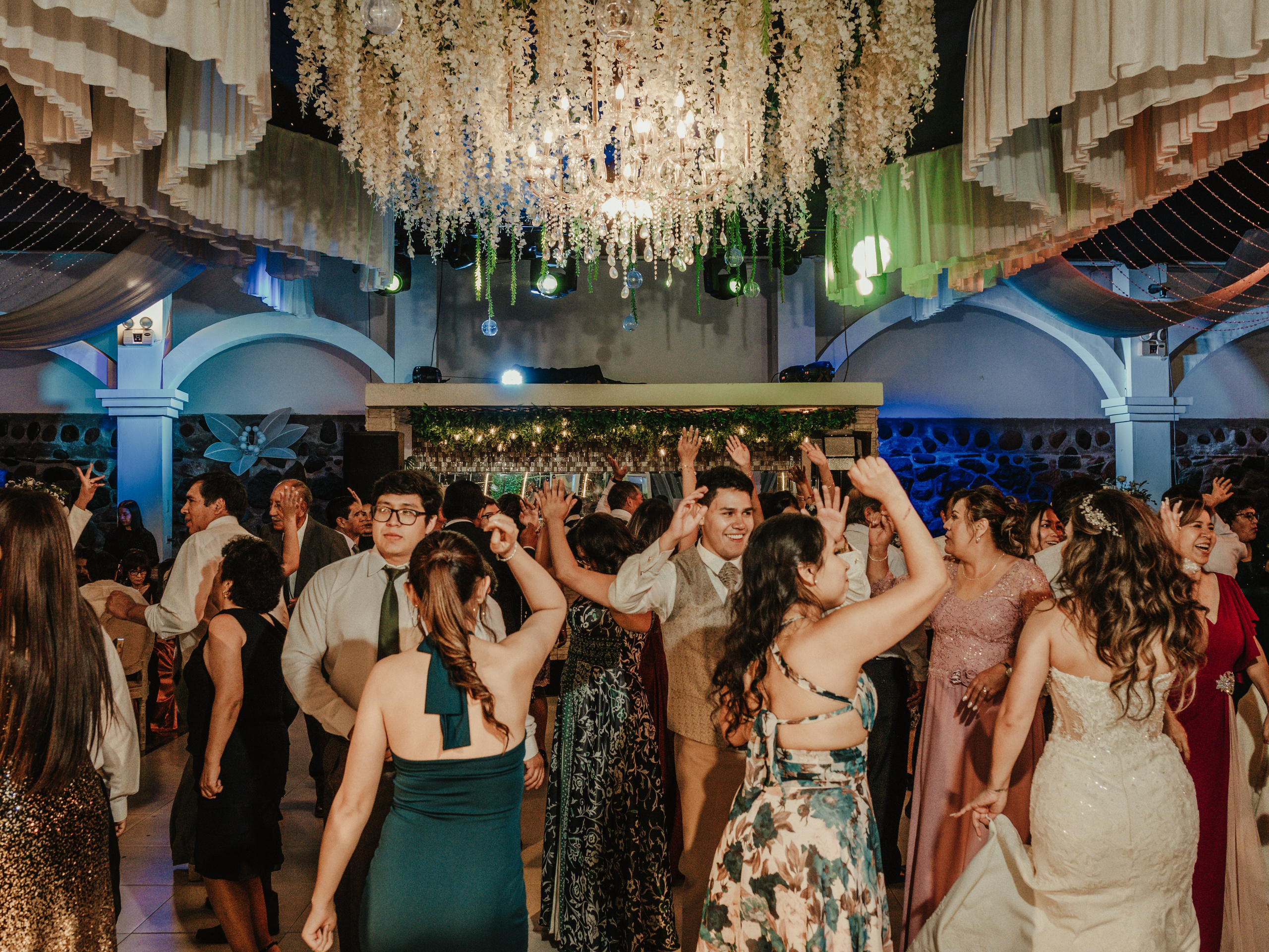 CARLA Y MARIO BODA RELIGIOSA. Studio KVTA | Fotografía y Video de Bodas en Arequipa
