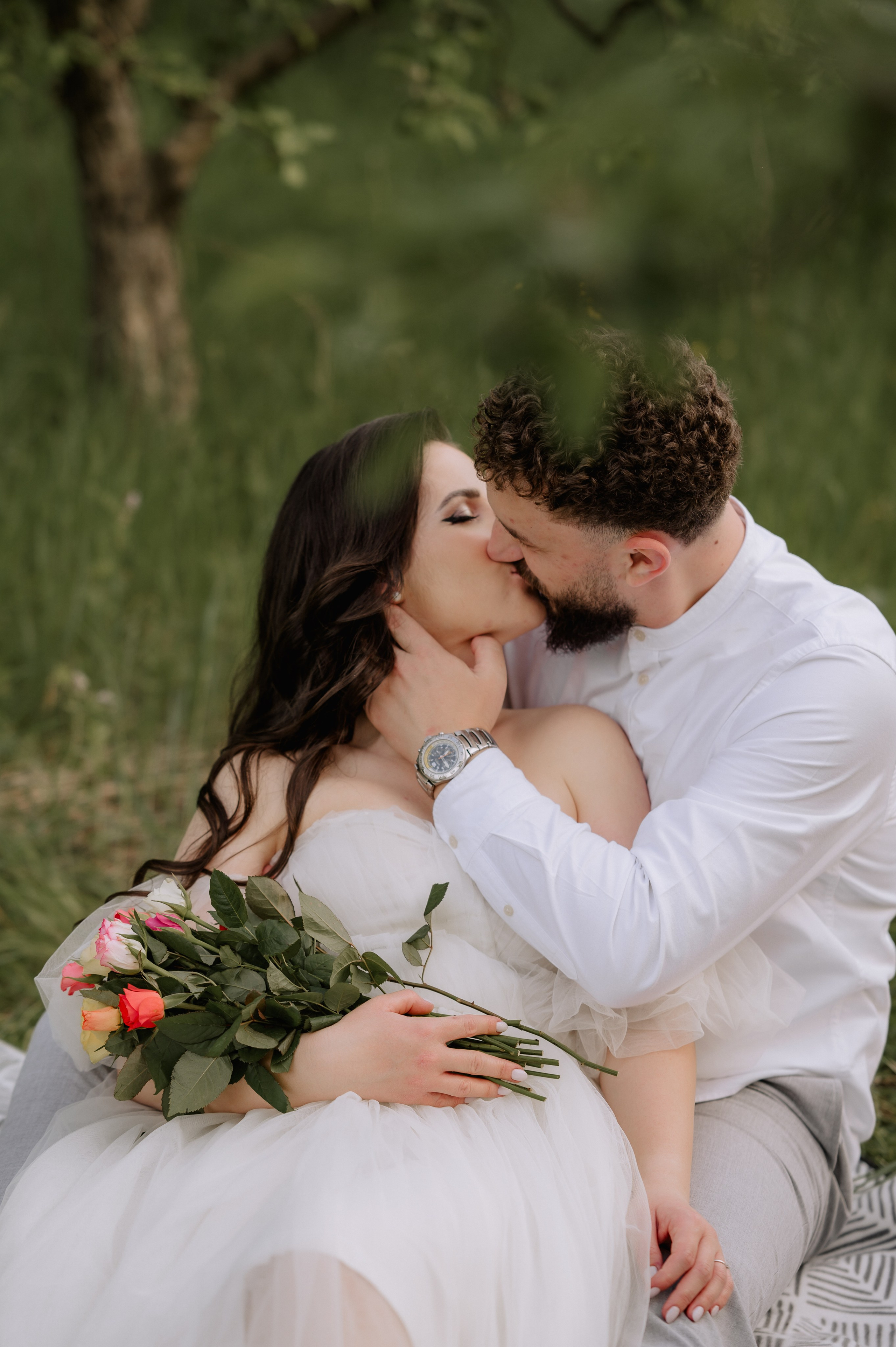 Magda + Andrei | Lovers in the garden. Proud Vision Weddings | Wedding Photography & Film — Servicii profesionale Foto Video Nunta Iasi