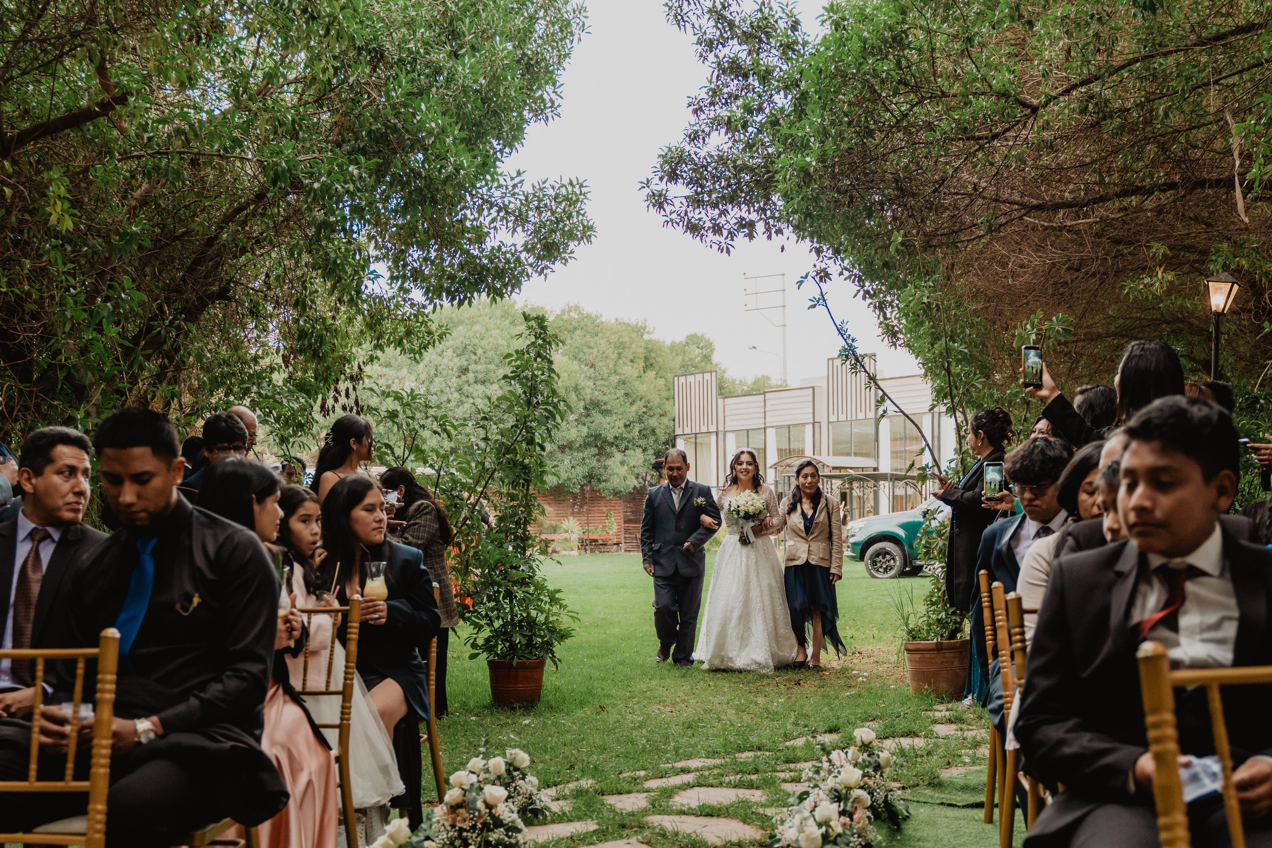 FERNANDO + MARIBEL | BODA RELIGIOSA. Studio KVTA | Fotografía y Video de Bodas en Arequipa