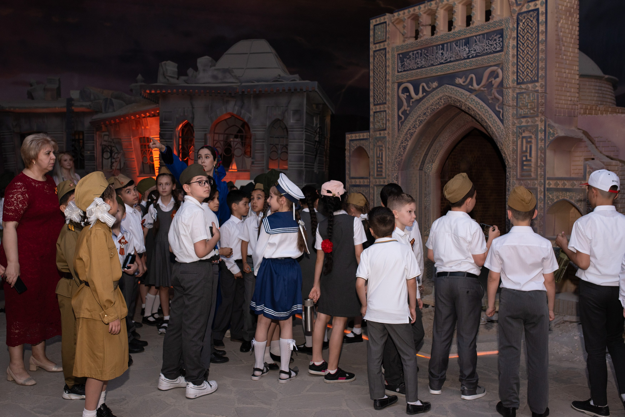 Вечный огонь 2"А» класс. Ваш фотограф в Ашхабаде Гамлет Осипов