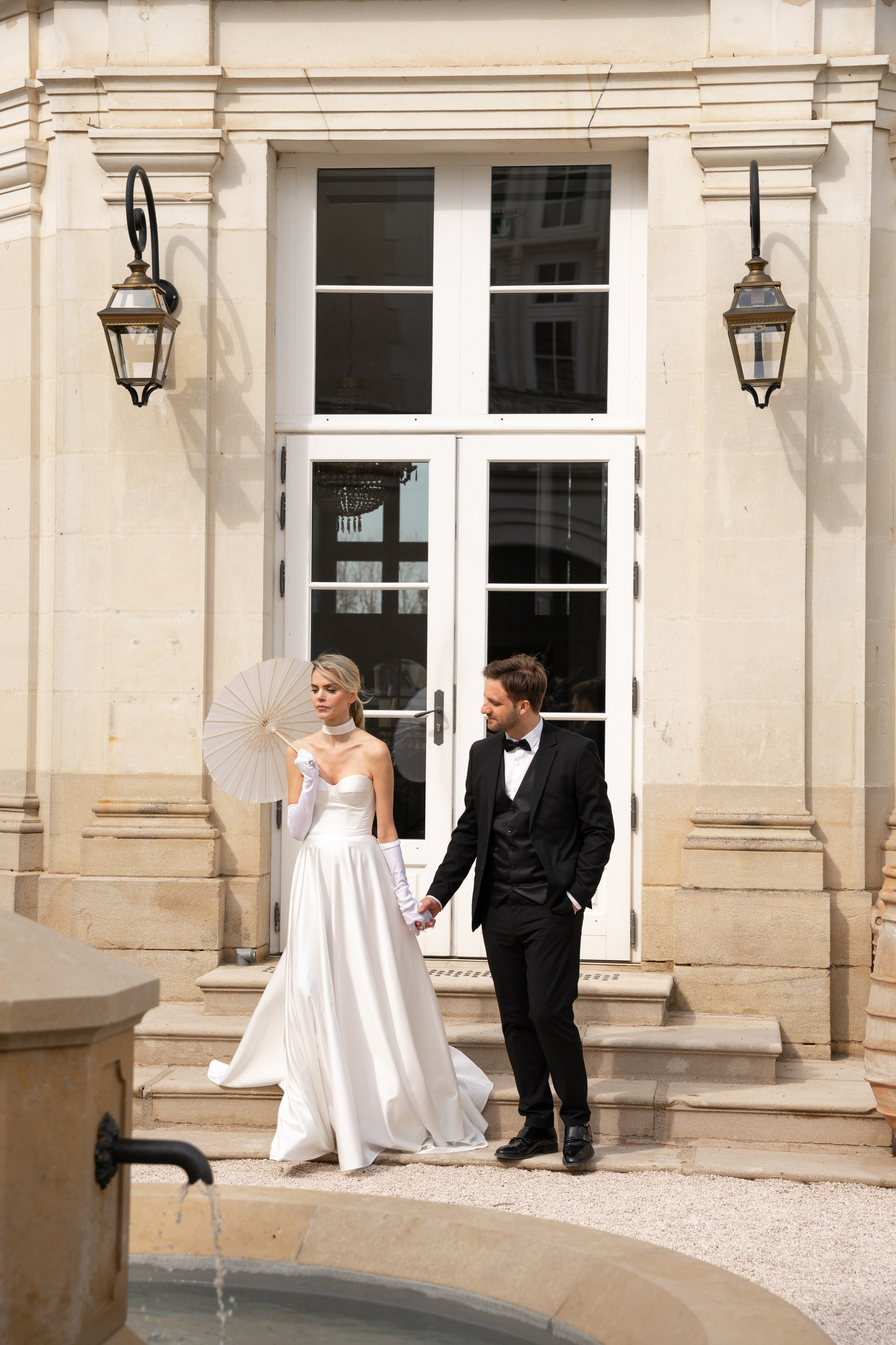 Chateau elopement inspiration. Wedding photographer in Paris Oksana Shum
