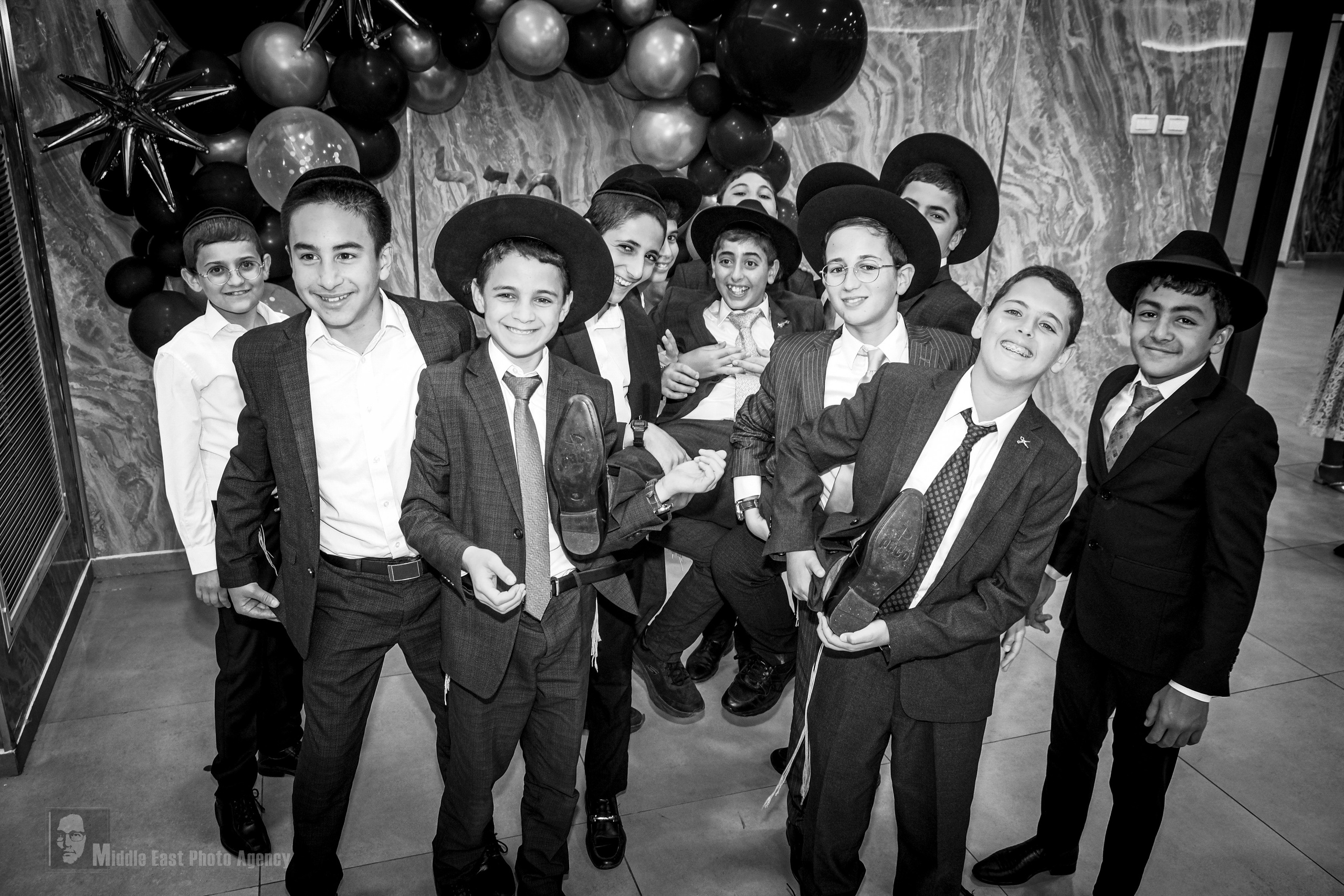 מאיר חוגג בר מצוה. Middle East Photo Agency — Photography & Event Magnets — סוכנות צילום והדפסת מגנטים לאירועים