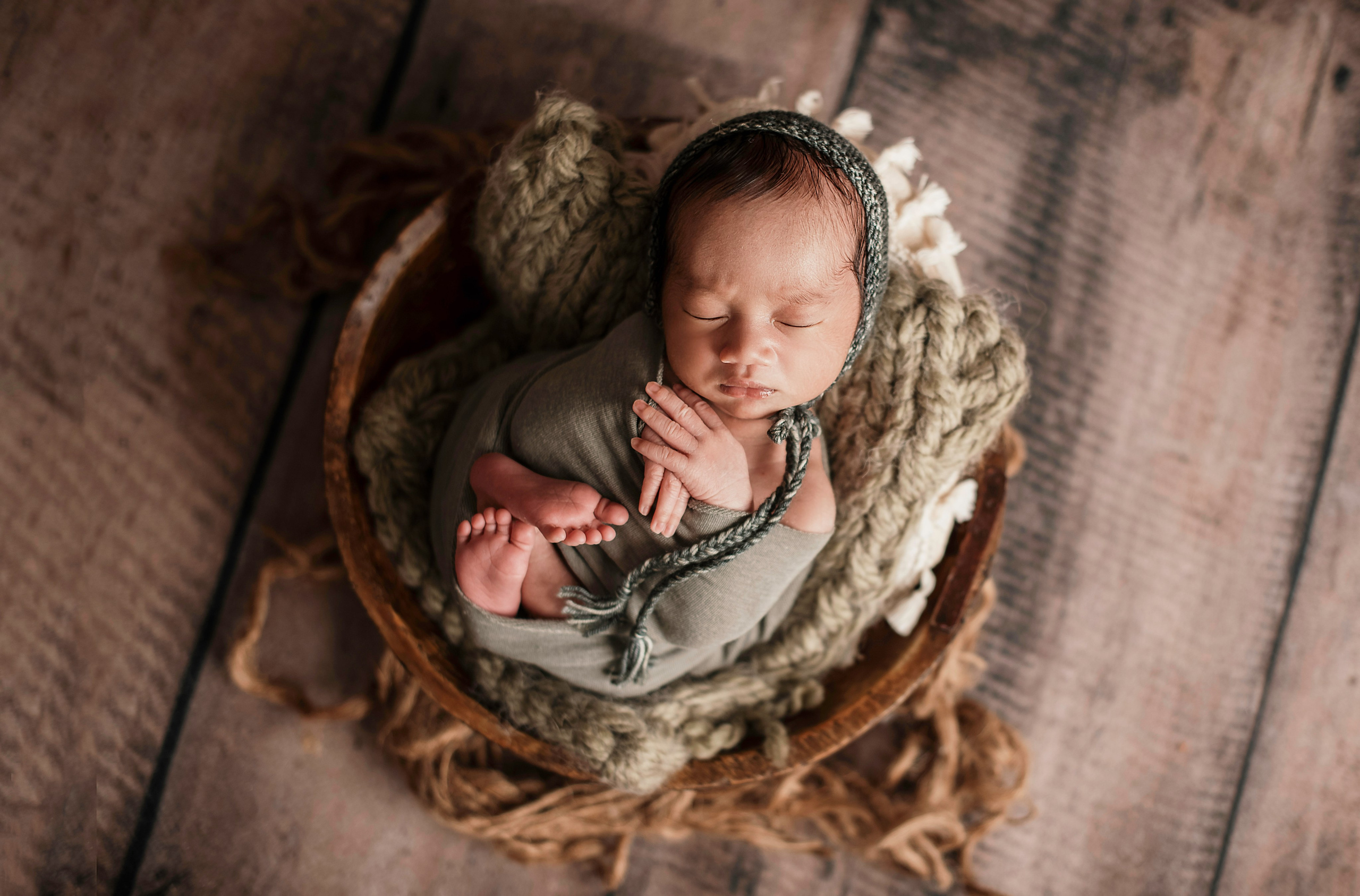SHAWN. Newborn, pregnancy, family photographer in New Jersey