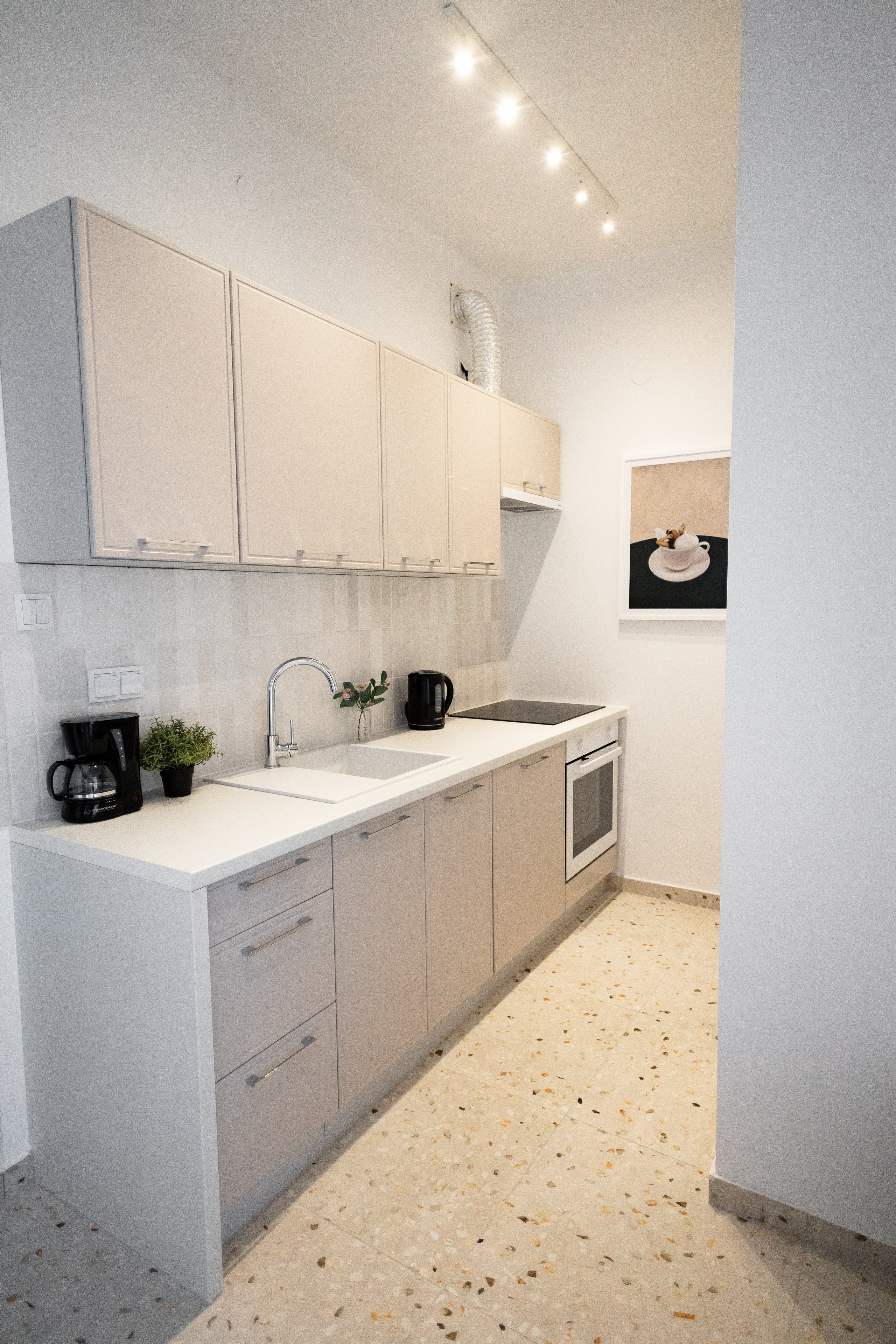 Apartament Upstairs 4