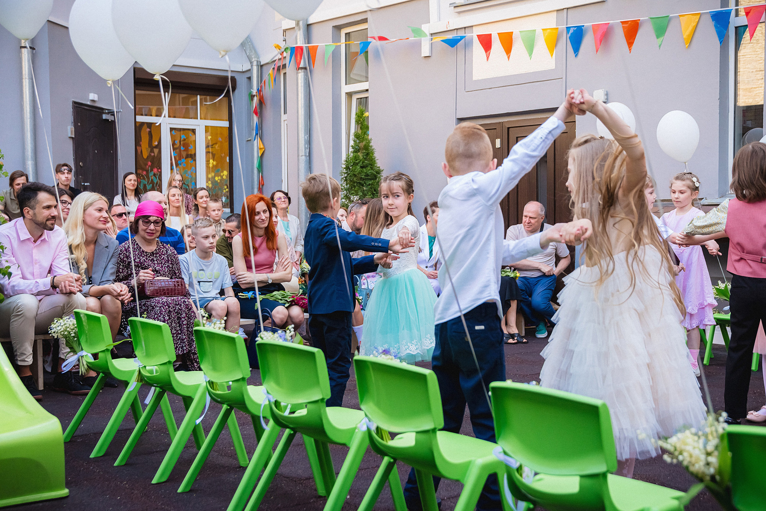 Zīles Skolas Izlaidums. Fotogrāfs Rīgā. Gīmenes, individuālās un dažādu produktu fotosesijas