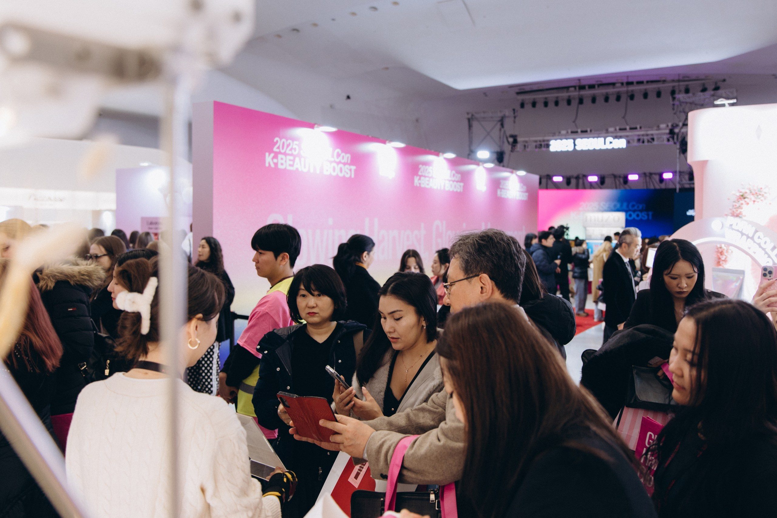 Бус для Black Rice/ Выставка SeoulCon 2025. Студия декора «Нарния»