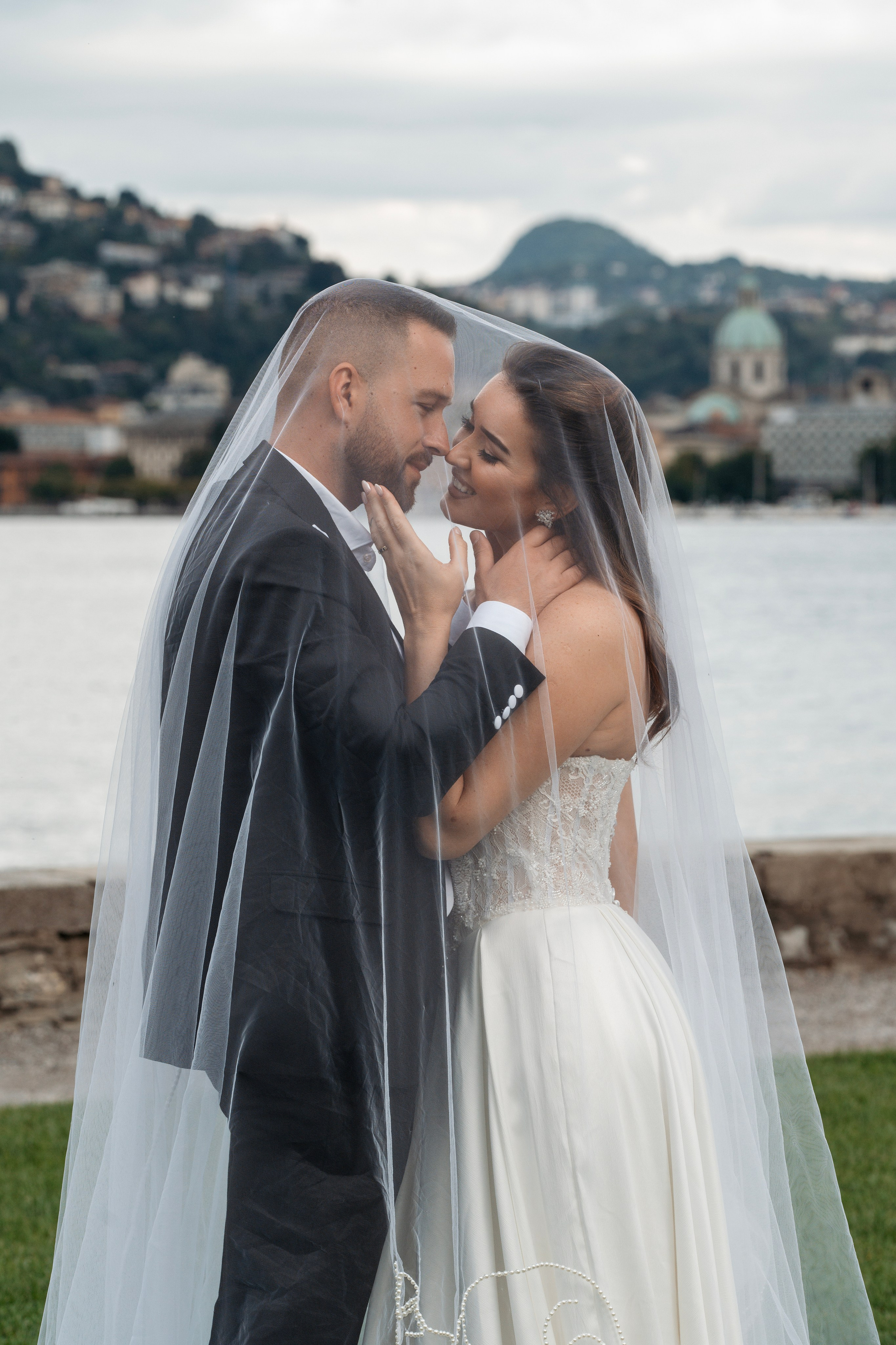Edina & Vilson Lake Como. Fotografo matrimonio Lago di Como Ferrari Media Production