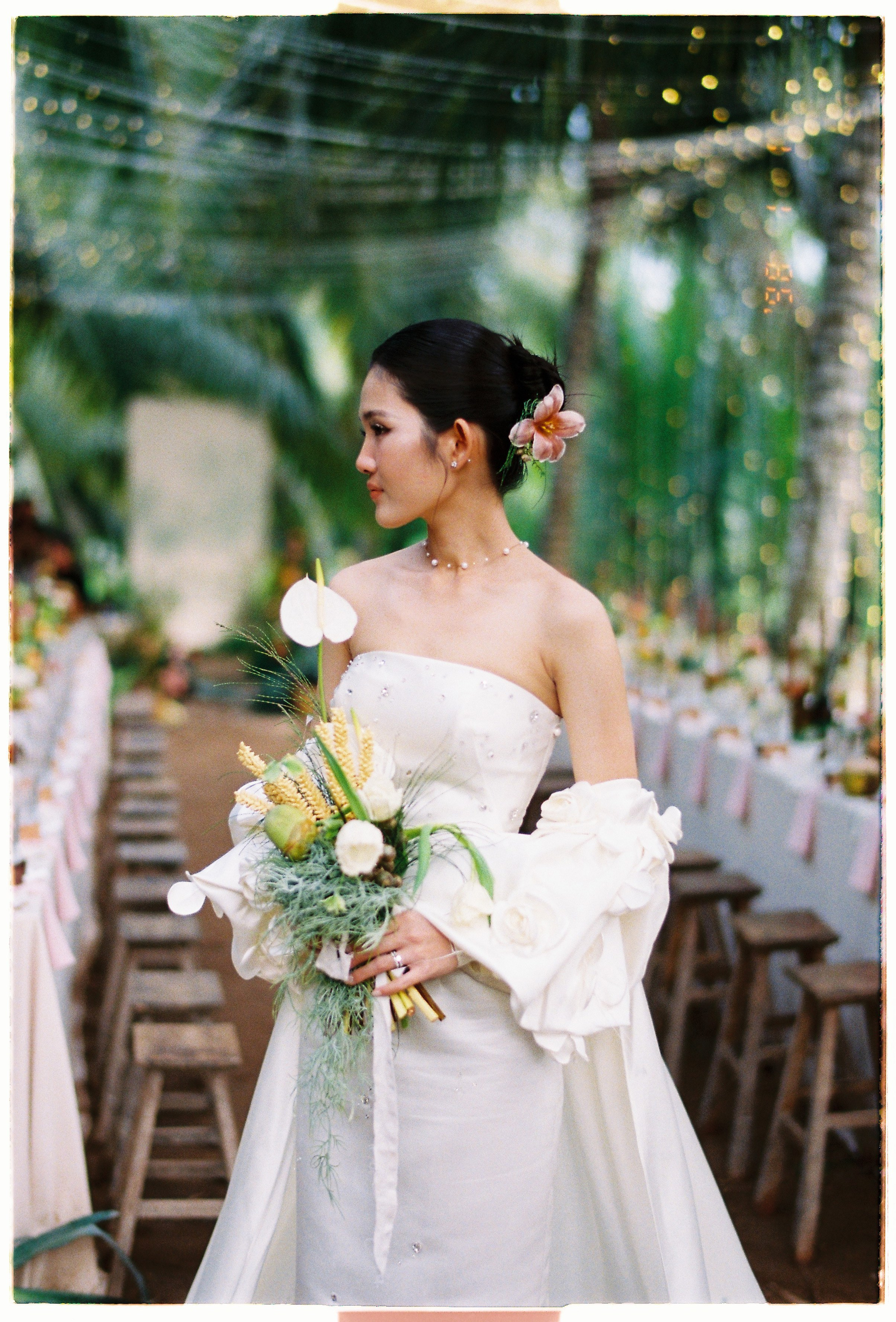 Khâm & Châu. Cam Images