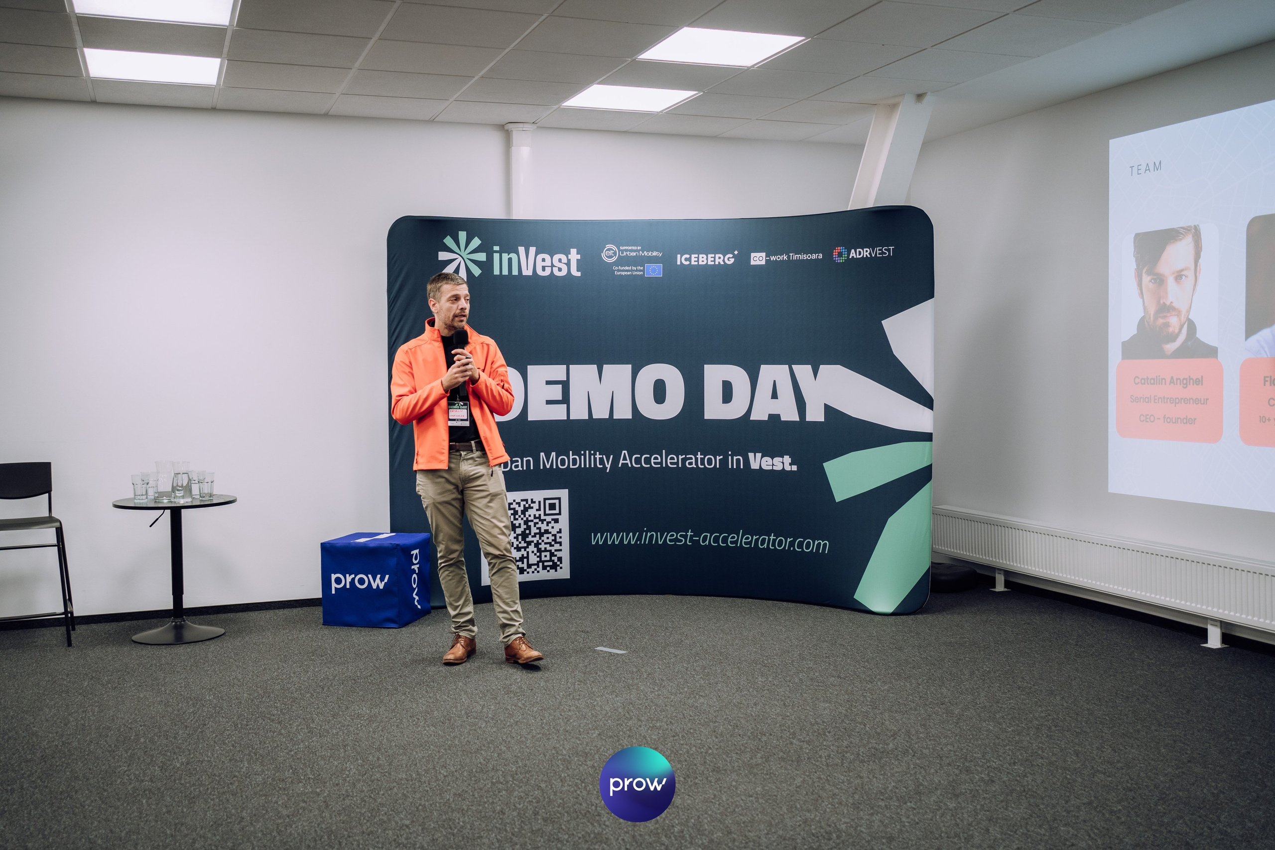 InVest DemoDay @ Cowork. Cozac Cristian Photographer