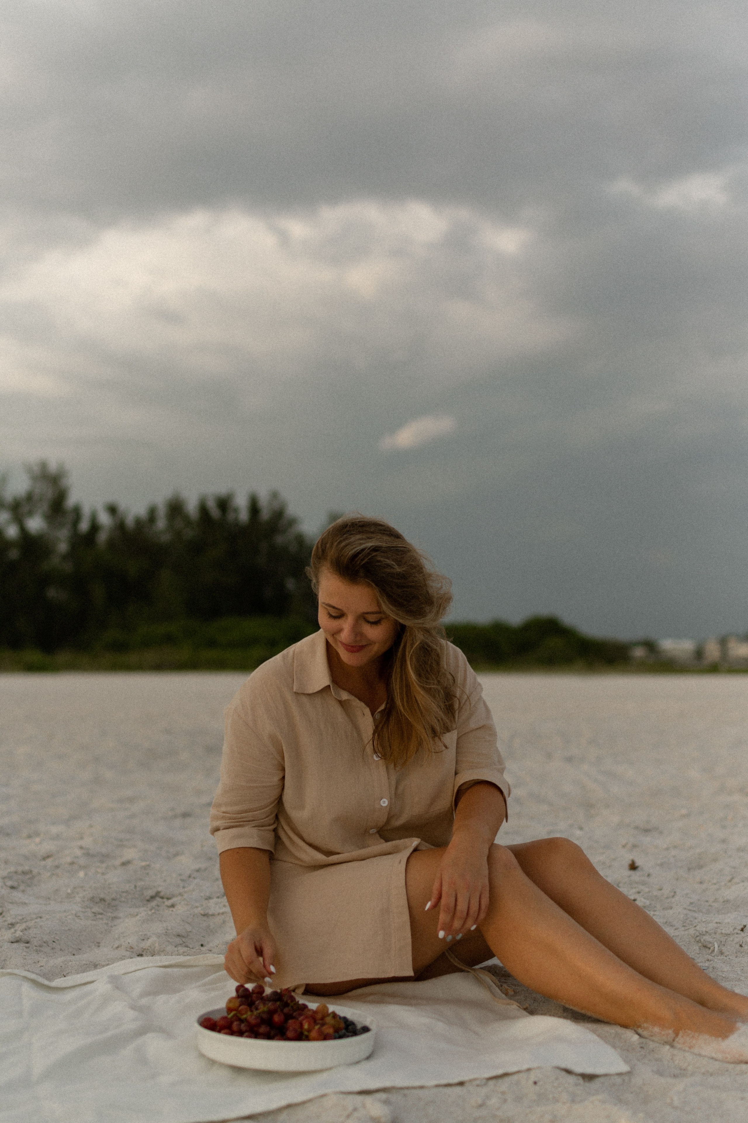 Olya & Misha. Ocean. Photographer Vladmir Gladkov